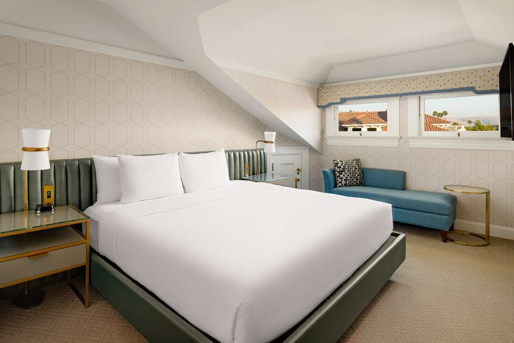 Hayes Mansion San Jose, Curio Collection by Hilton Image