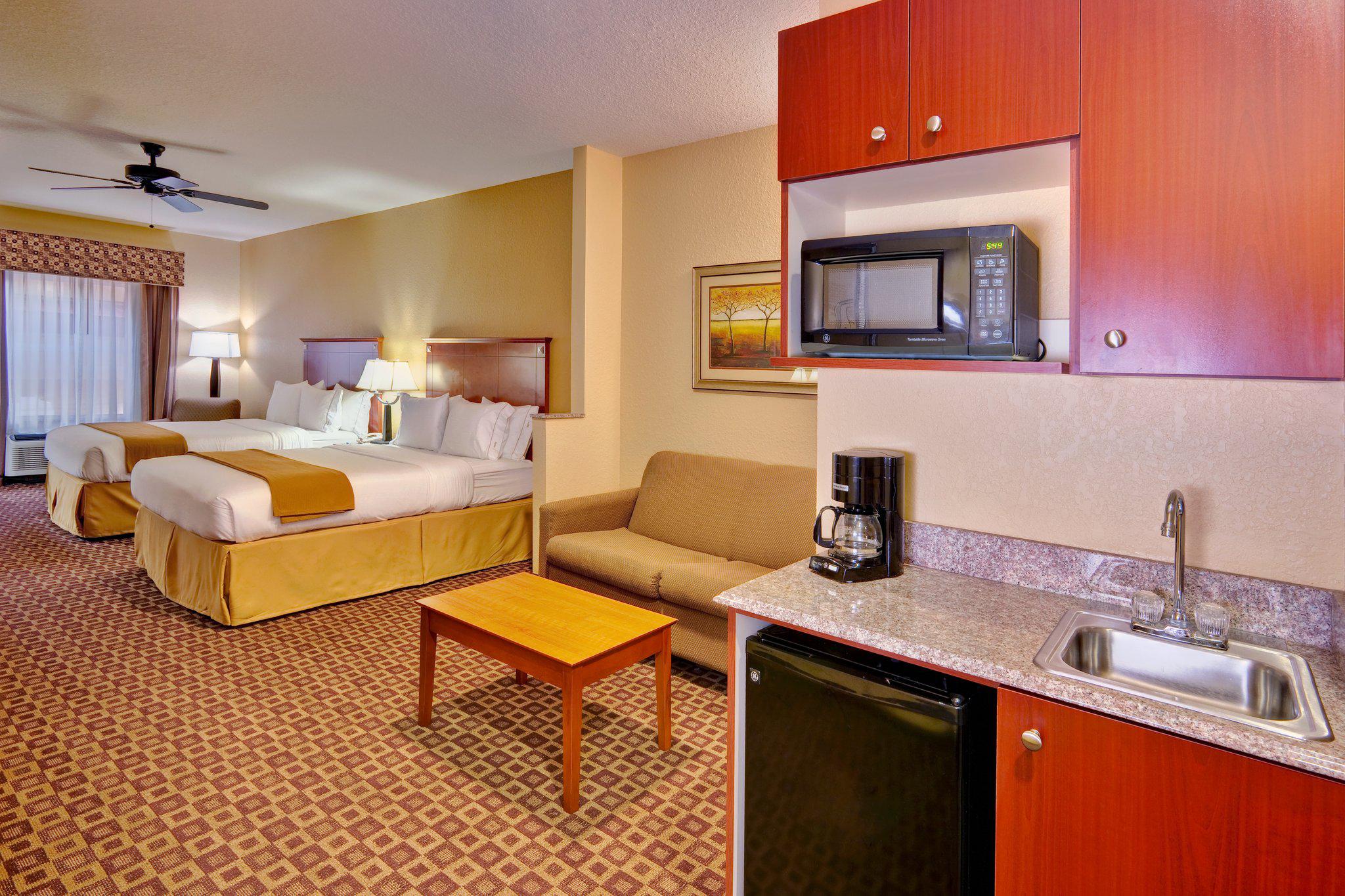 Holiday Inn Express McComb Photo