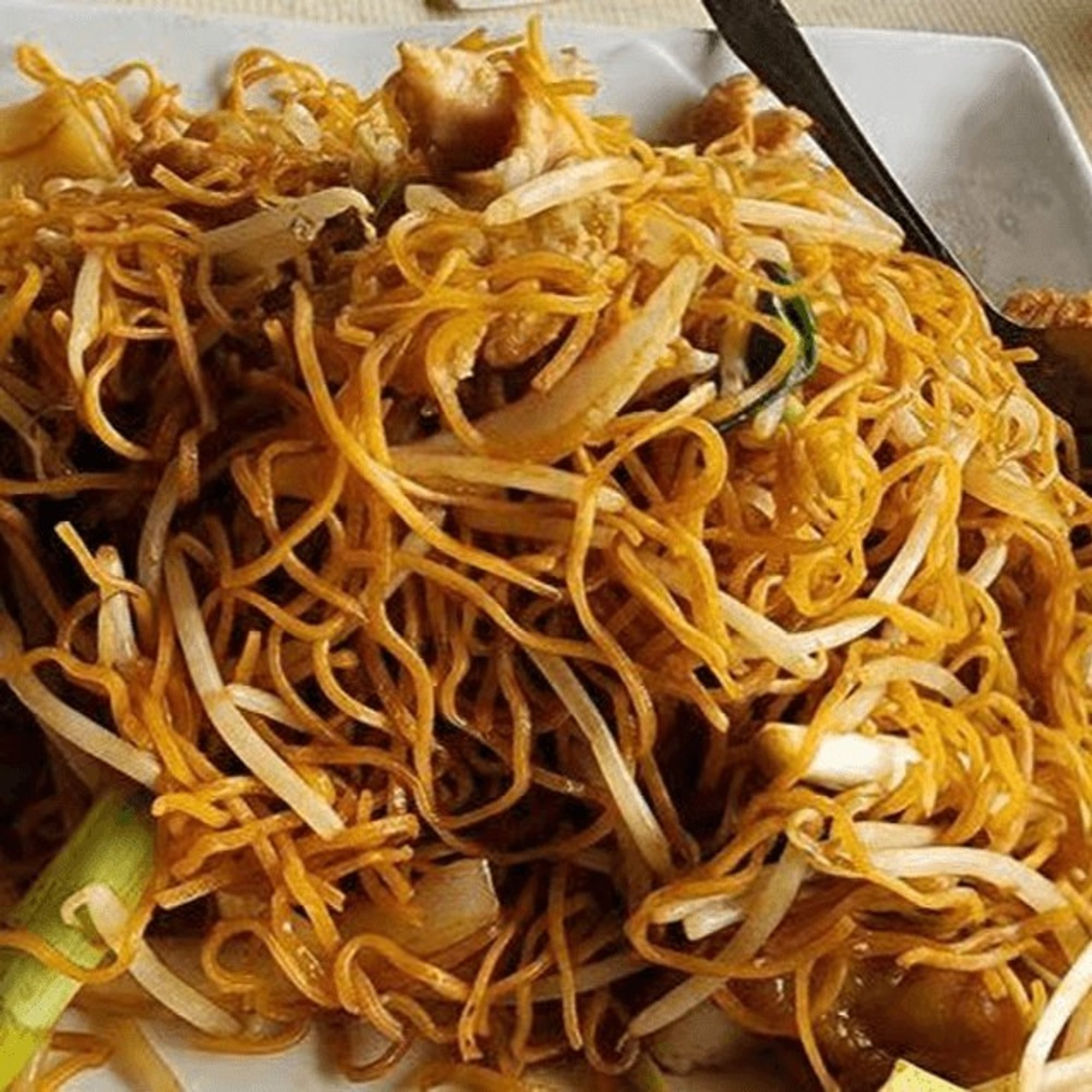 Soya Chow Mein or Chow Fun / 豉油皇炒麵或炒河