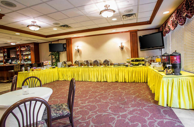 Images Clarion Hotel & Conference Center