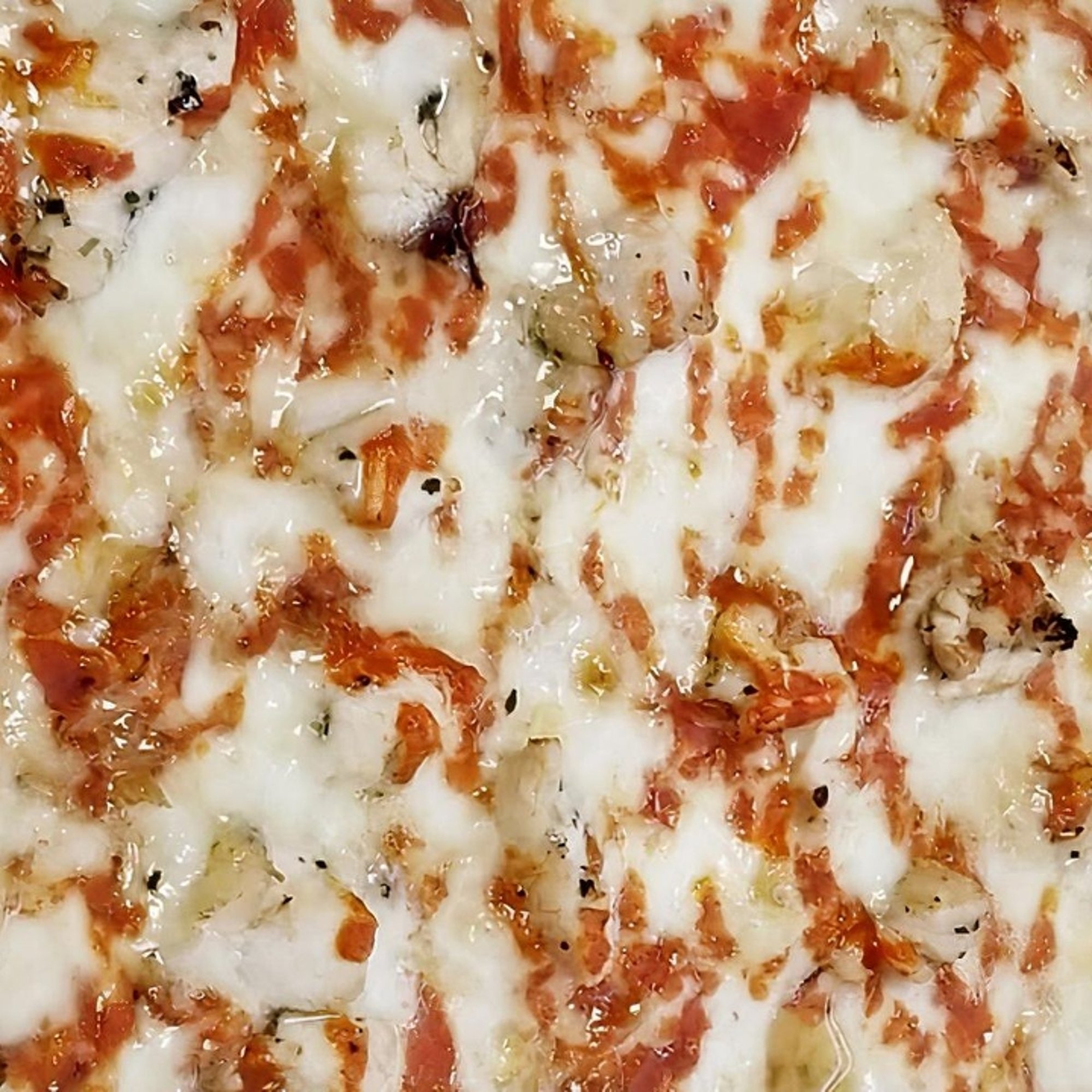 Honey Sriracha Chicken Pizza