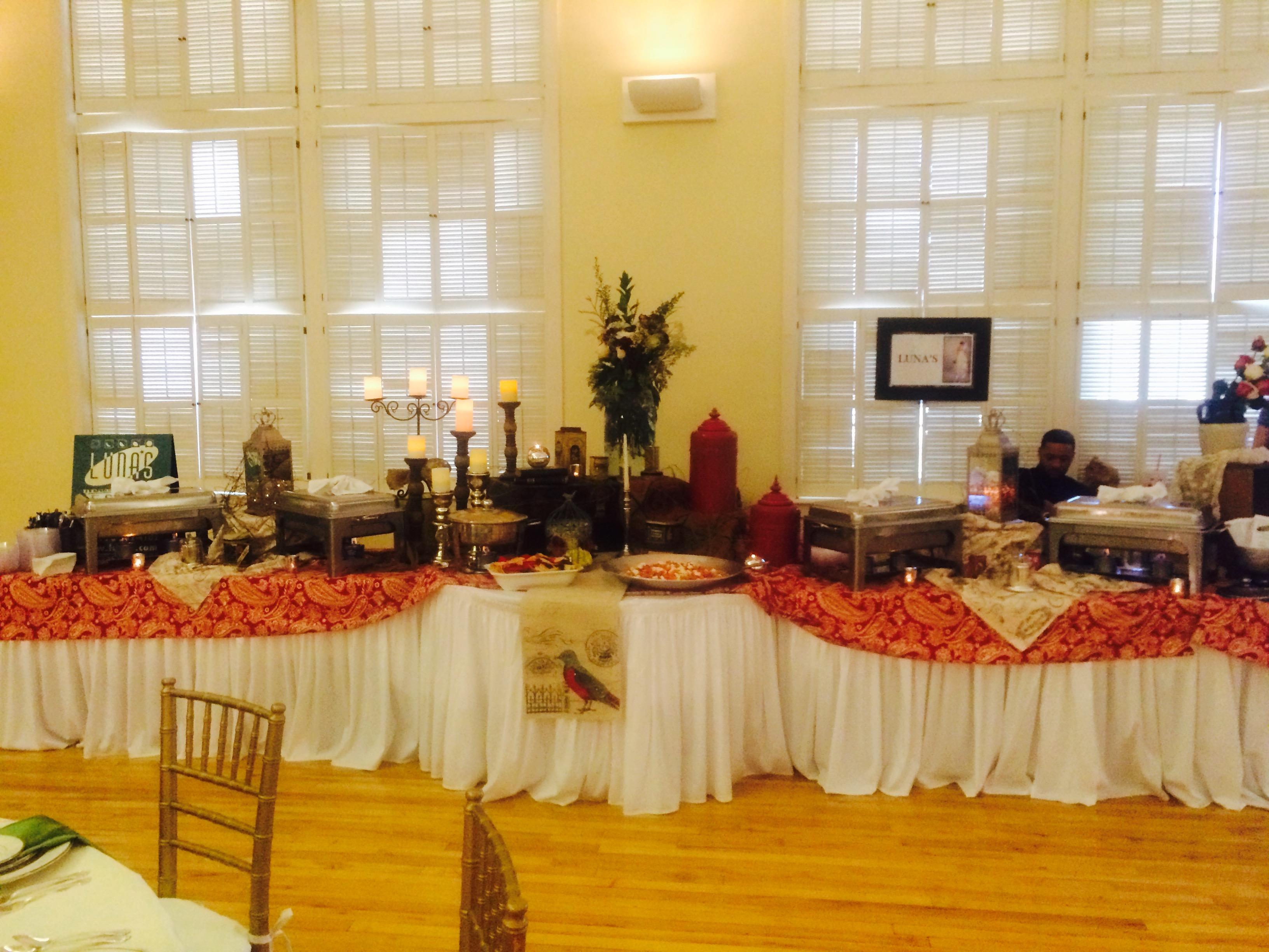 Luna's Restaurant Logo