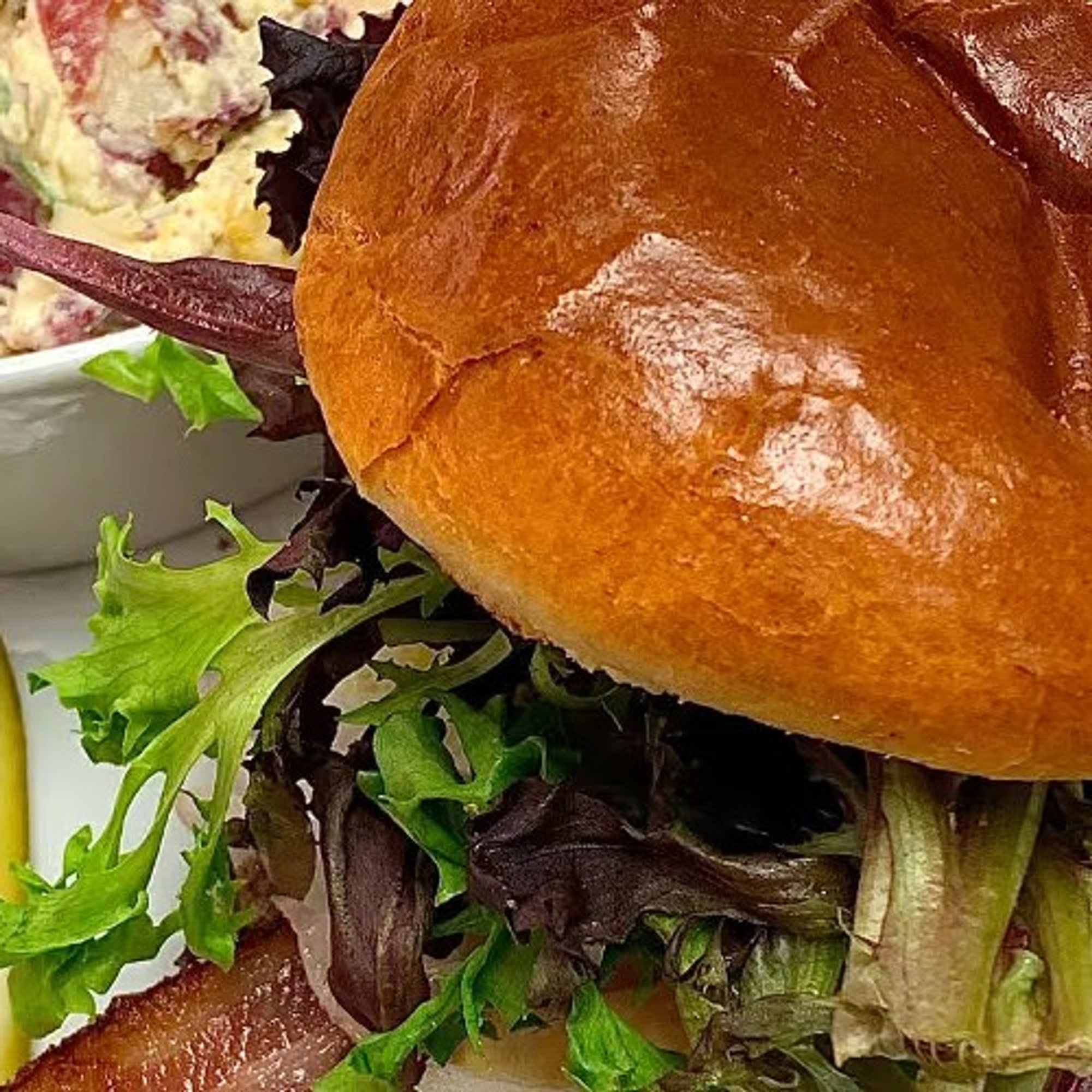 Black Angus Cheeseburger