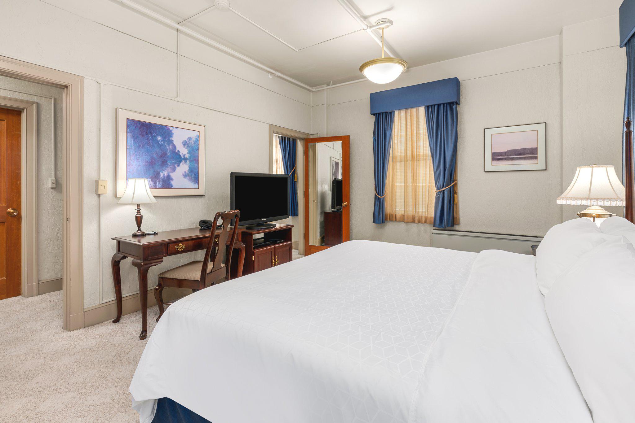 IHG Army Hotels Bronson Hall - Historia Image