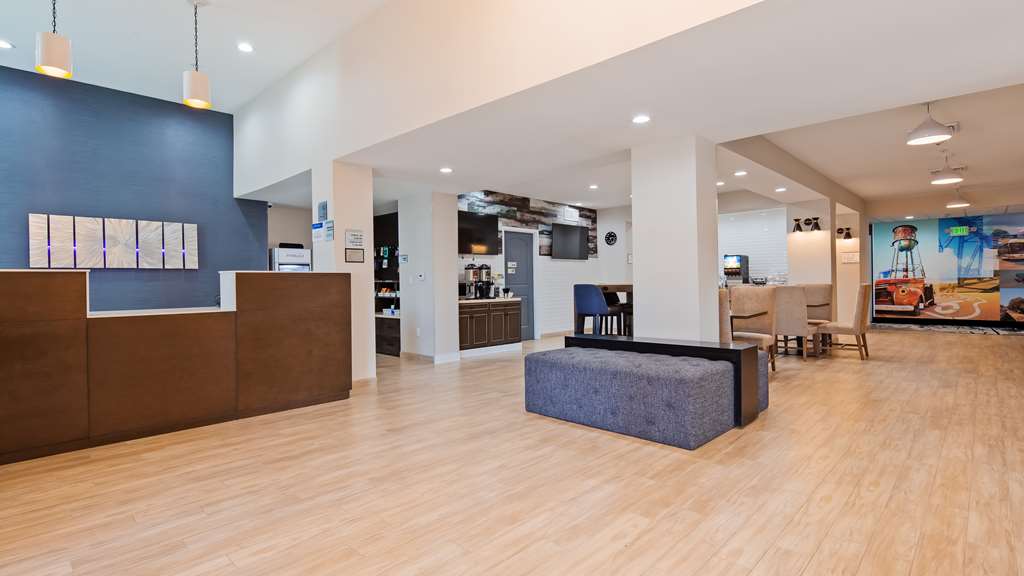 Best Western Plus New Barstow Inn & Suites Image