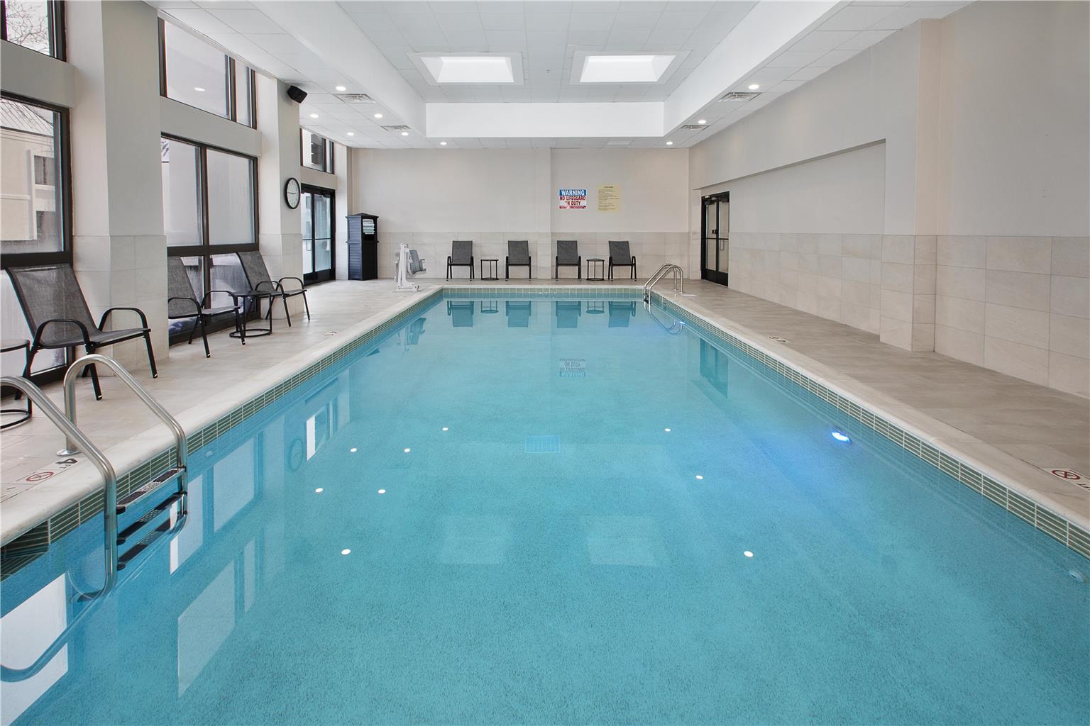 DoubleTree by Hilton Detroit Novi Image