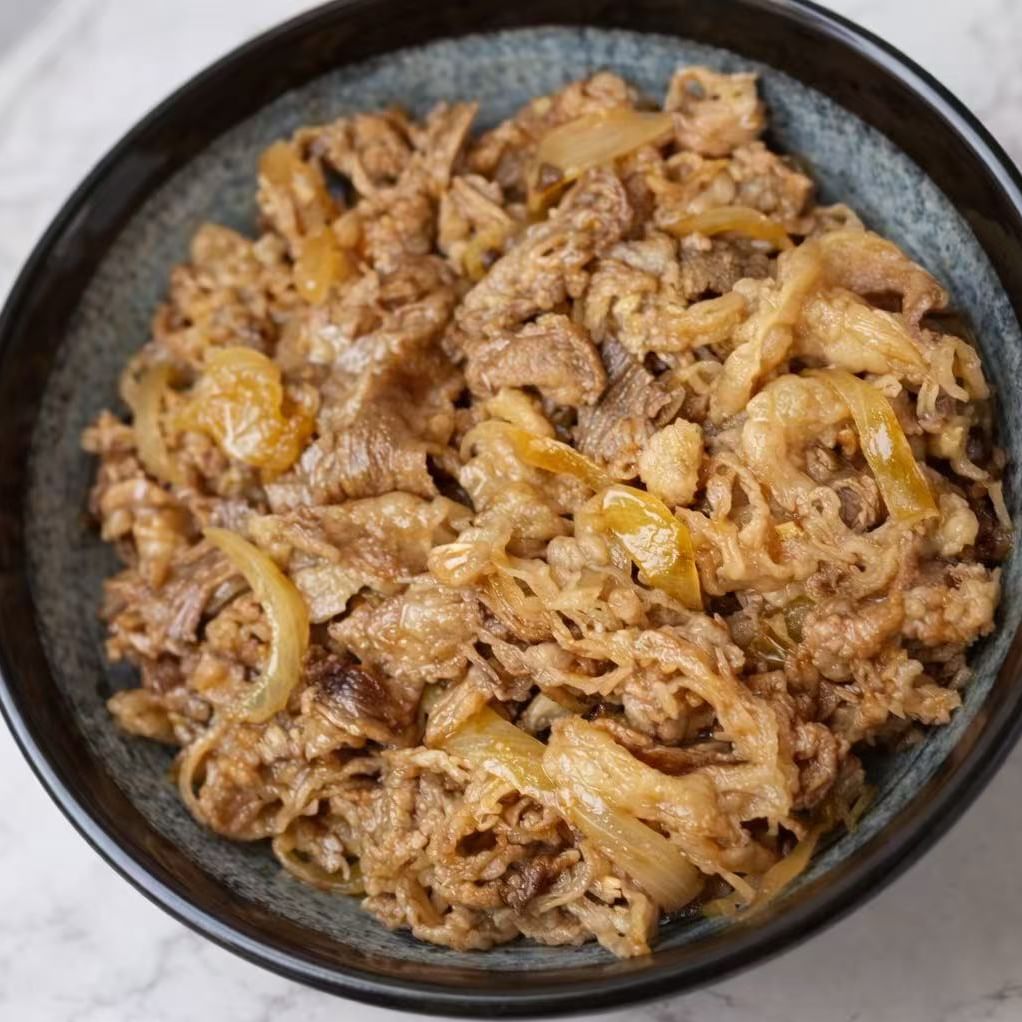 肥牛盖饭 / Beef Bowl Combo