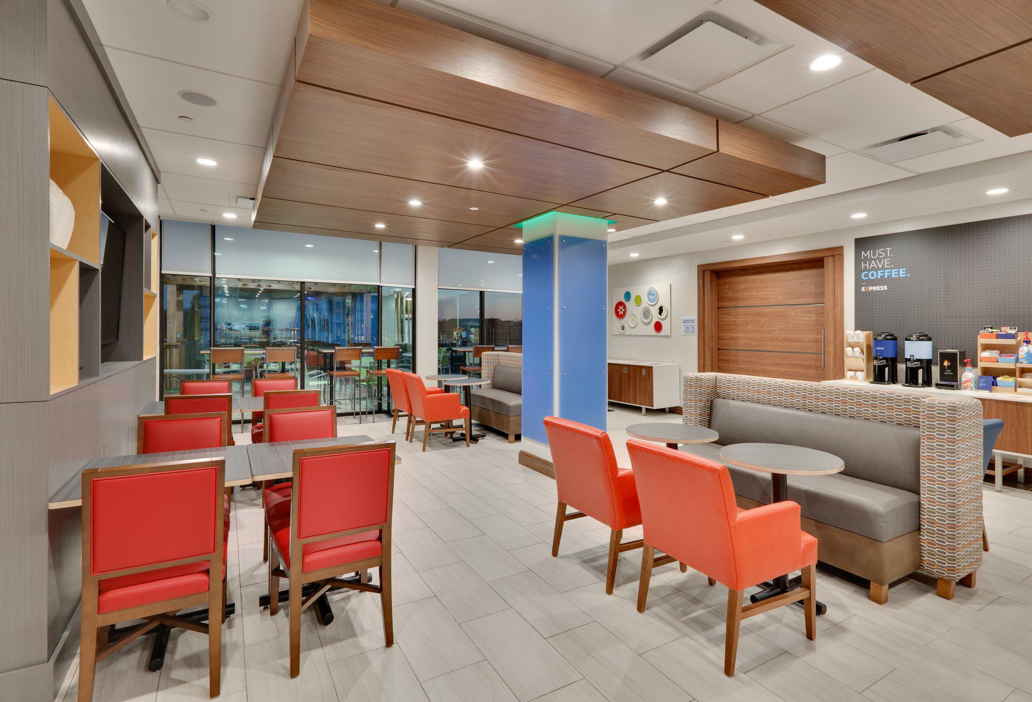 Holiday Inn Express & Suites Fort Worth North - Northlake Photo