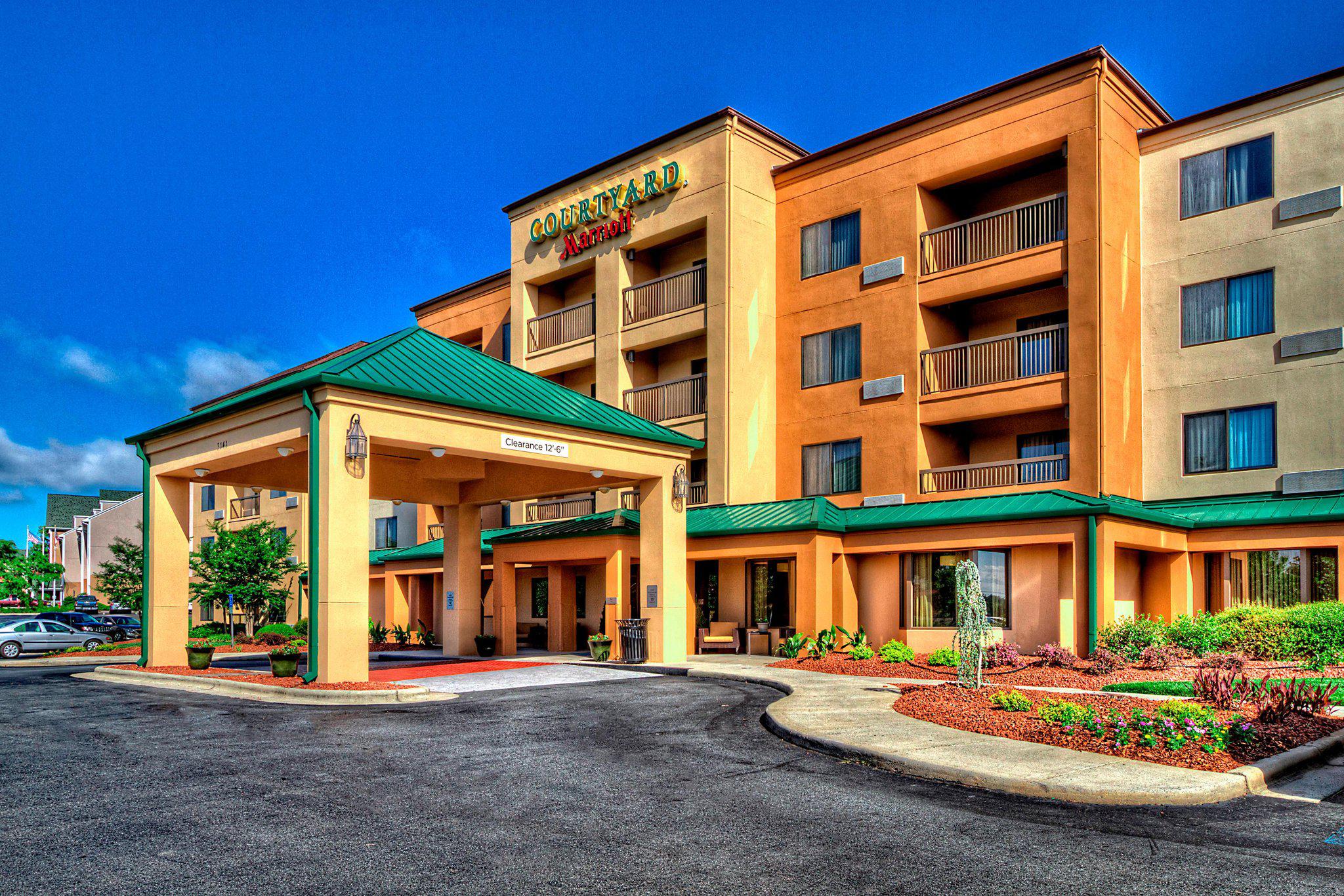 Courtyard by Marriott Burlington Photo