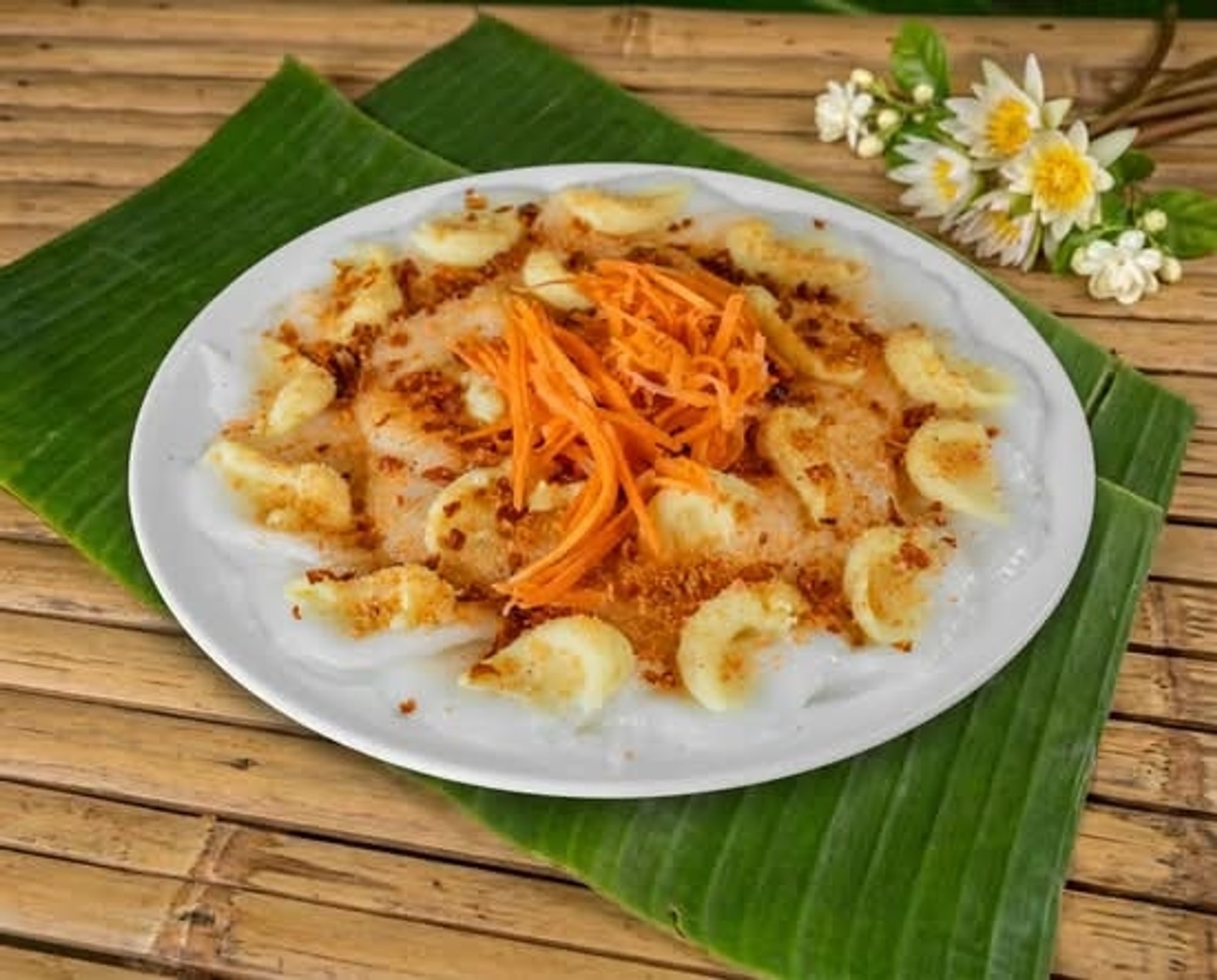 Steamed Rice Cake with Dried Minced Shrimp (Bánh Bèo Tôm Cháy)