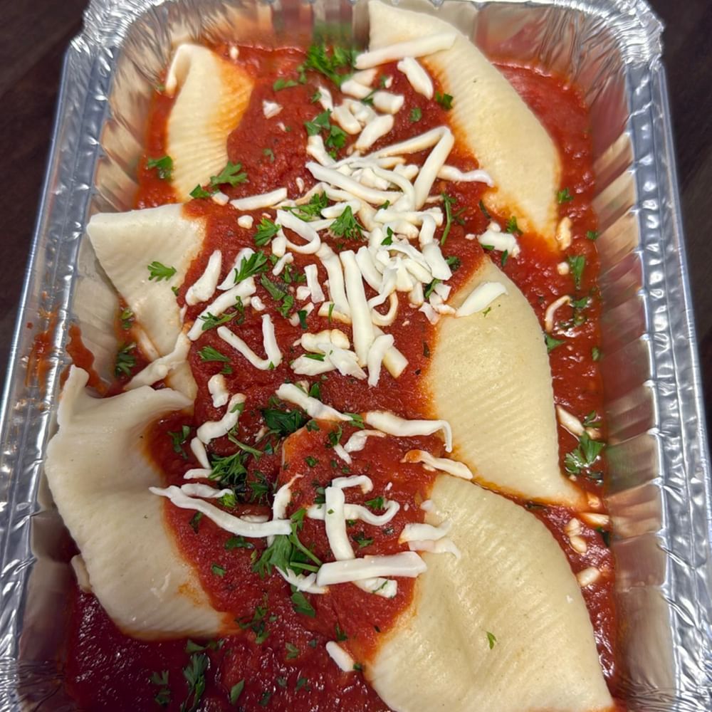 6 Piece Stuffed Shells with Marinara Sauce.