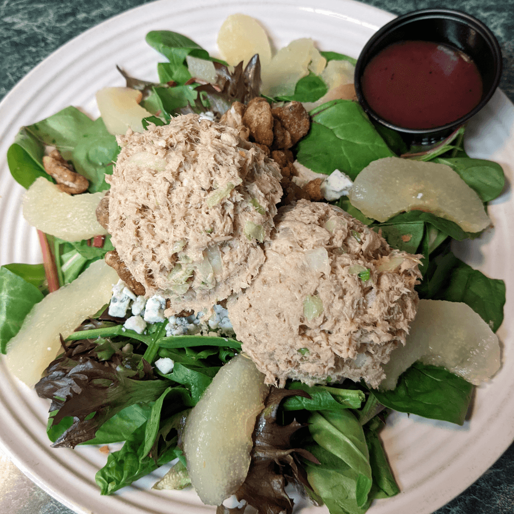 Pear & Blue Cheese Salad
