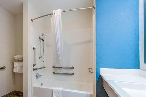 WoodSpring Suites Miramar Image