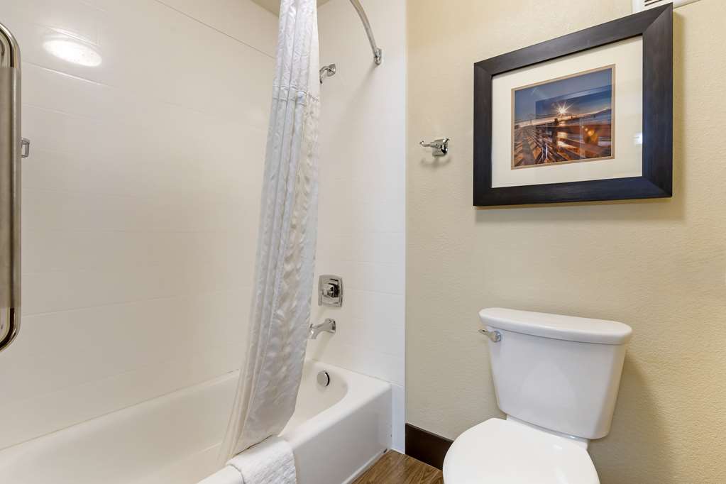 Best Western Columbia River Waterfront Hotel Astoria Image