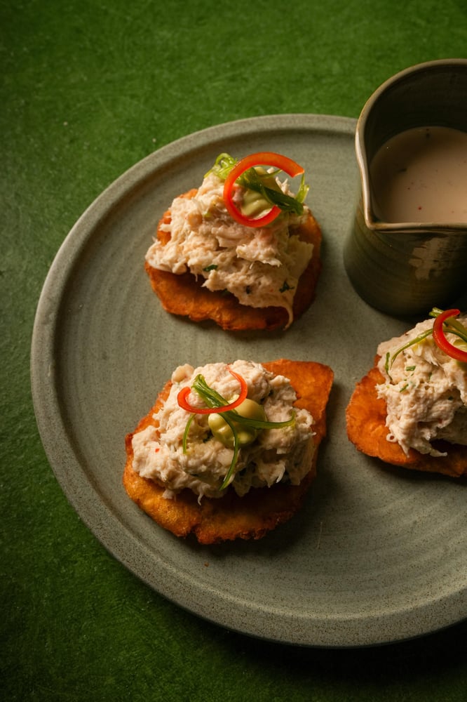 Acevichado Crab Tostones