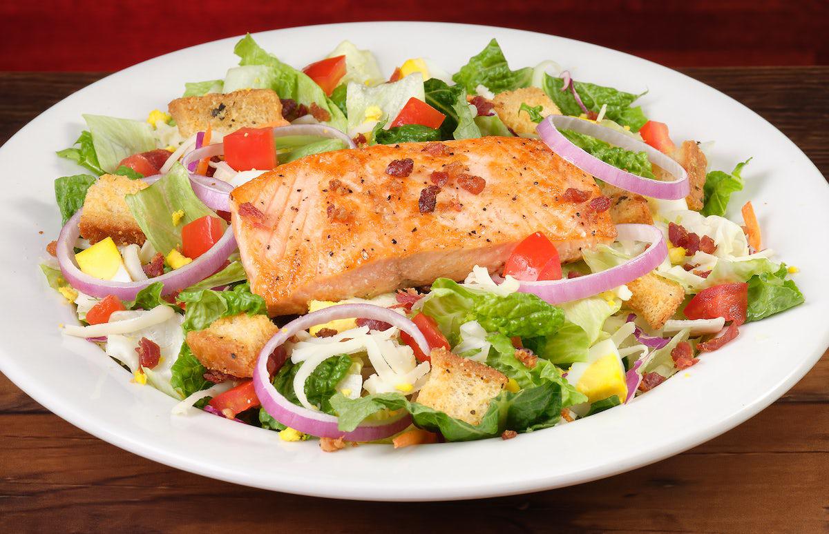 Grilled Salmon Salad 