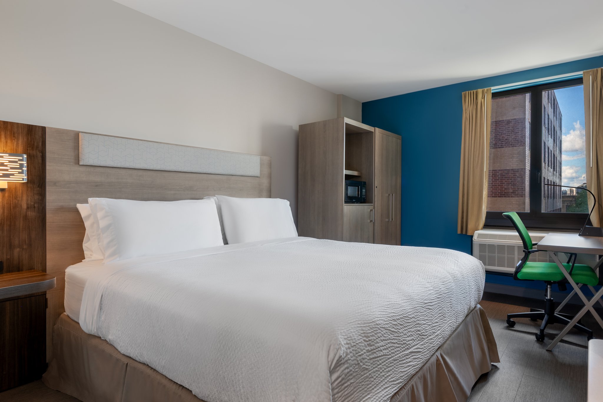 Holiday Inn Express & Suites Bronx - Zoo Area by IHG Image