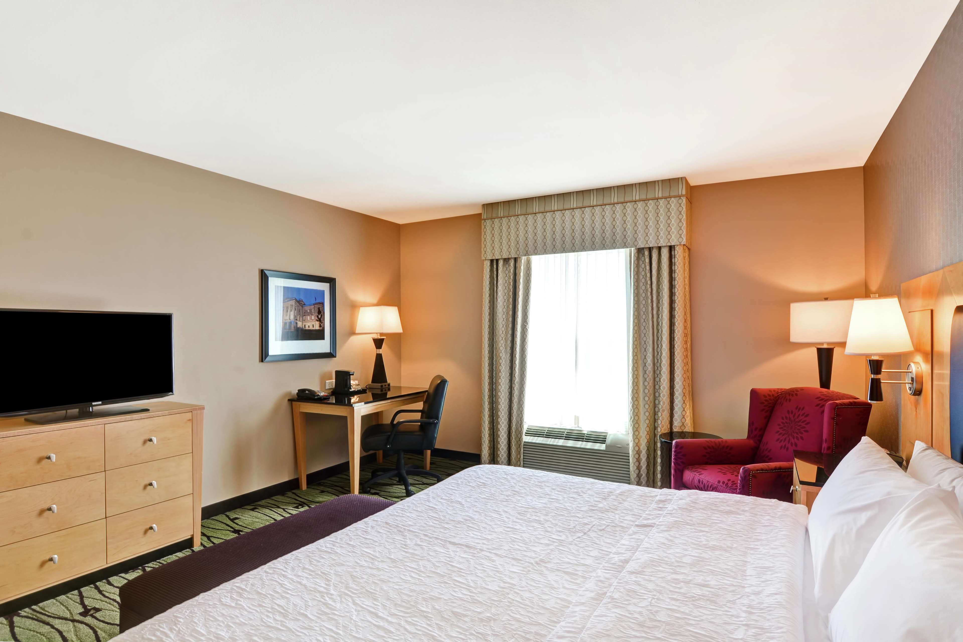 Hampton Inn & Suites Raleigh/Crabtree Valley Photo