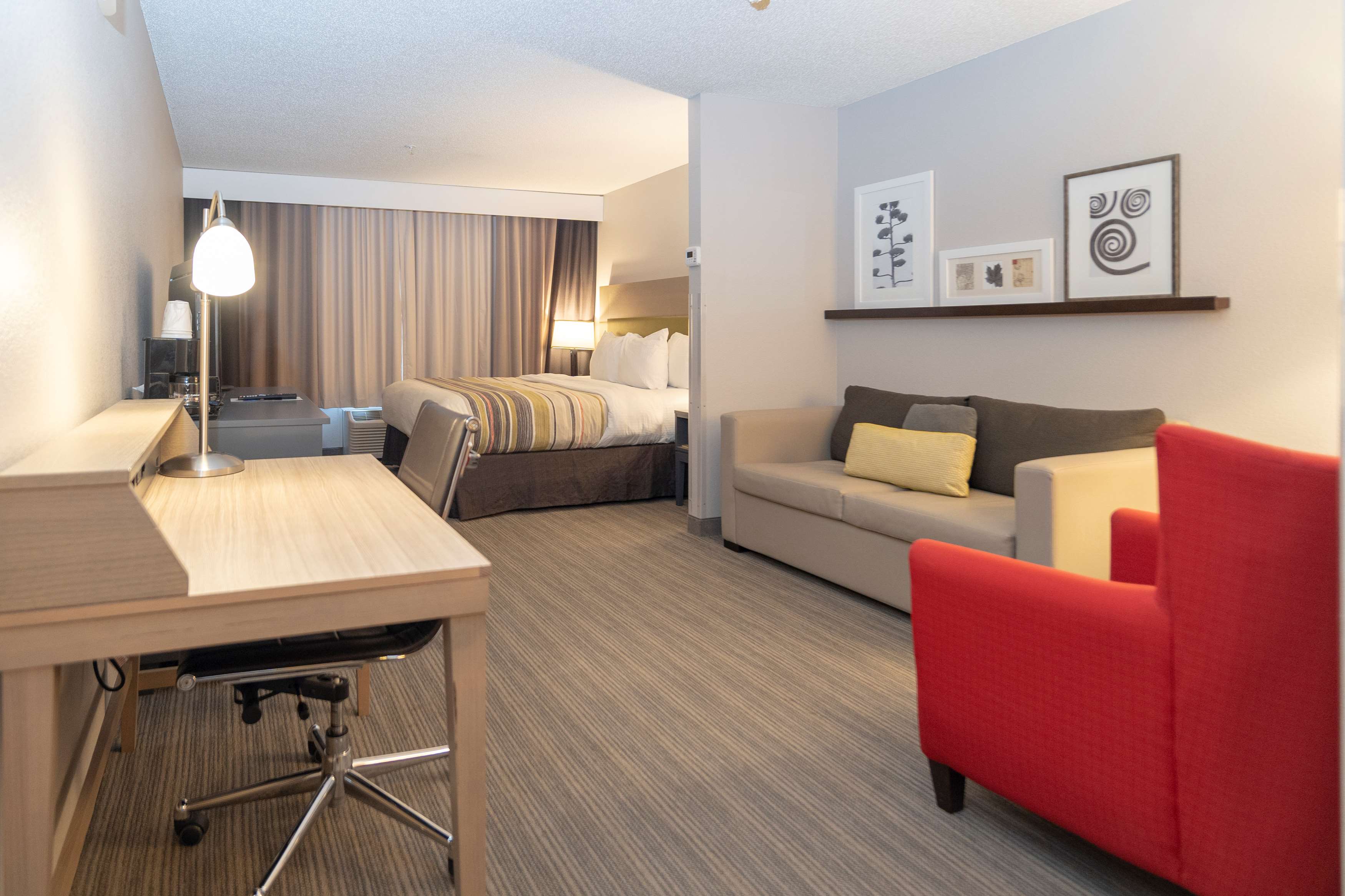Country Inn & Suites by Radisson, Marquette, MI Photo