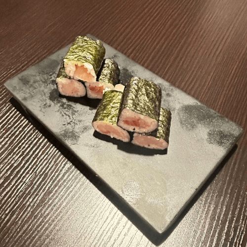 Yellowtail Roll🐟