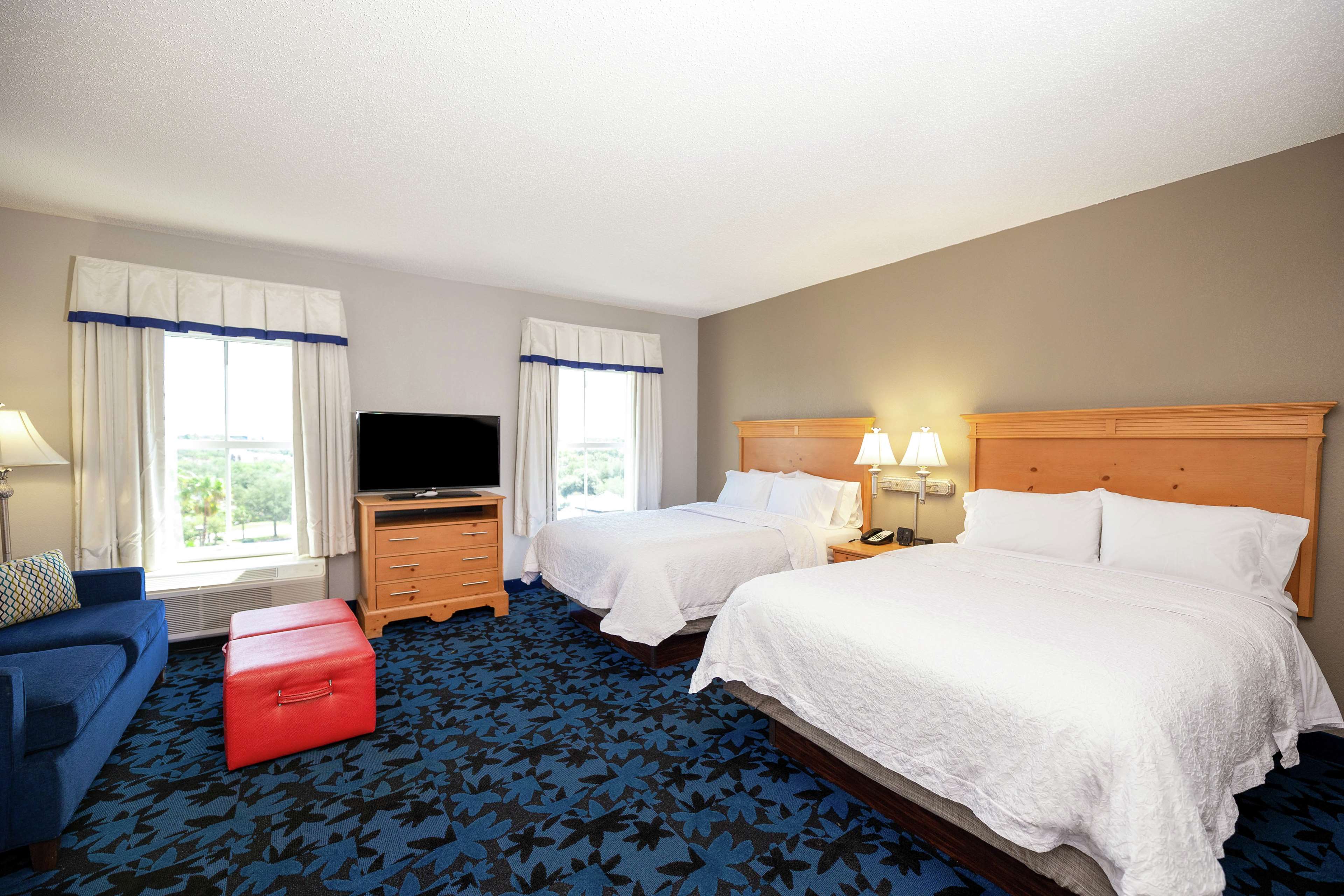 Hampton Inn & Suites Jacksonville Deerwood Park Photo