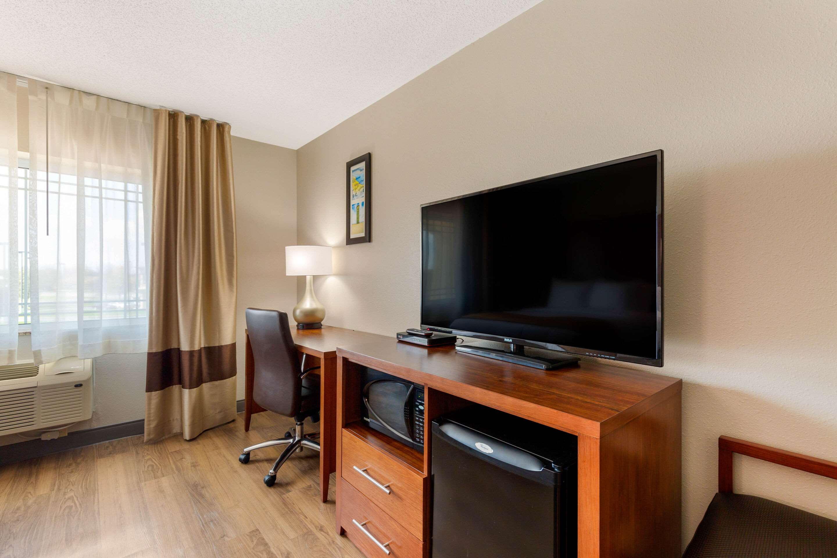 Comfort Inn & Suites Photo