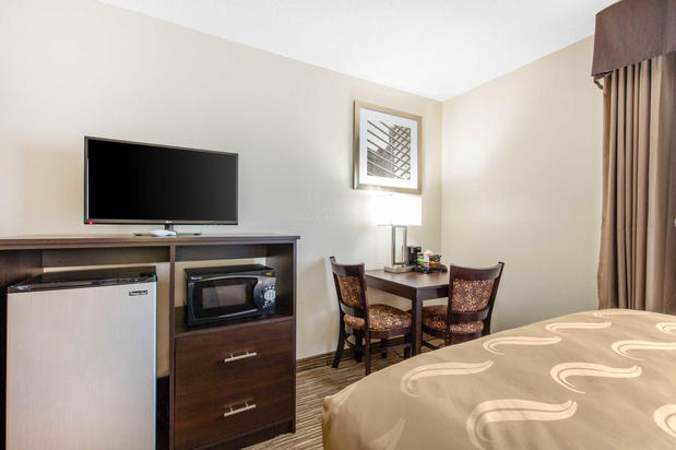 Images Quality Inn & Suites