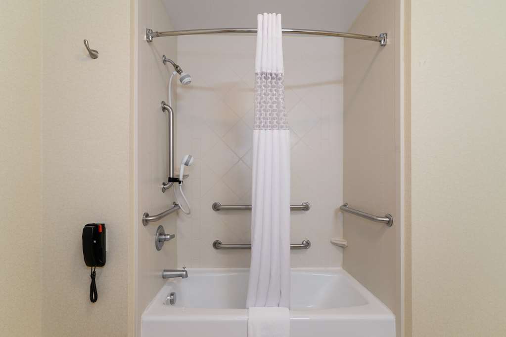 Hampton Inn & Suites Detroit/Chesterfield Township Image