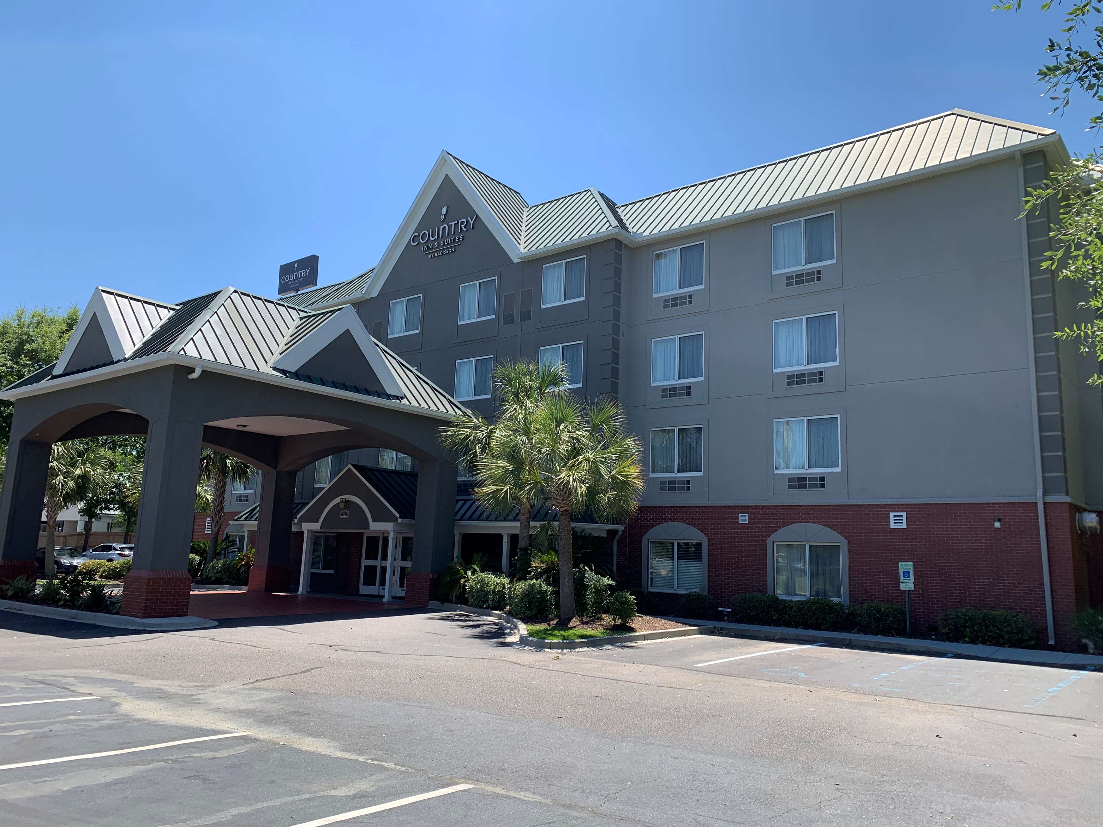 Country Inn & Suites by Radisson, Charleston North, SC Photo