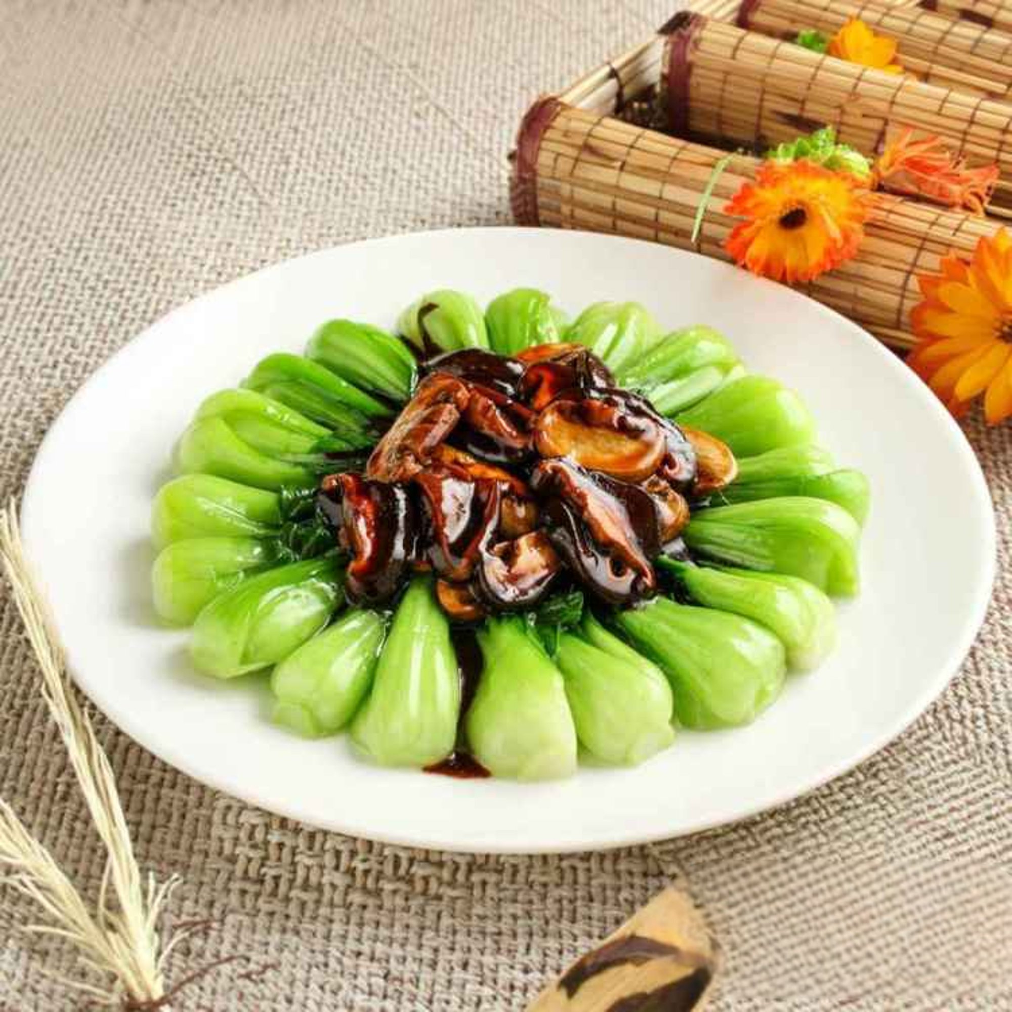 VG14. 雙菇扒白菜/Oriental Mushrooms w. Bok Choy