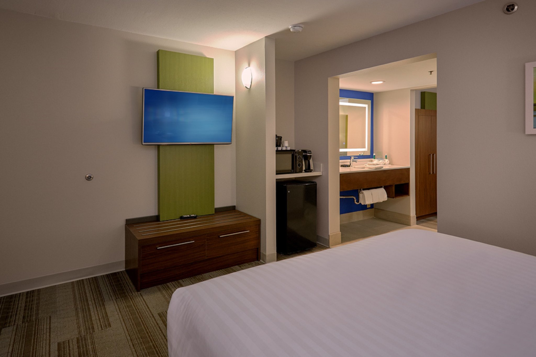 Holiday Inn Express & Suites Pigeon Forge - Sevierville by IHG Image