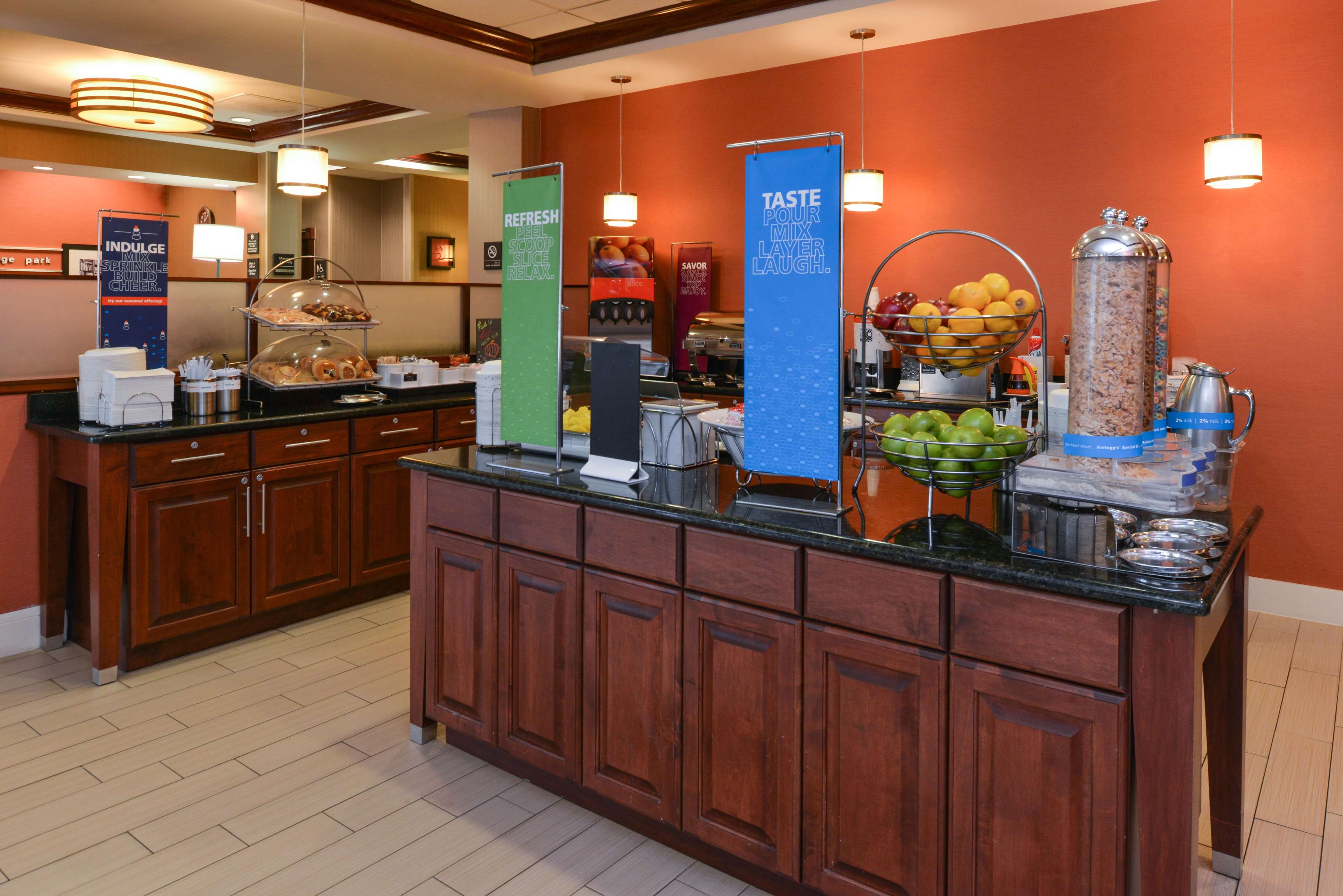 Hampton Inn College Park Photo