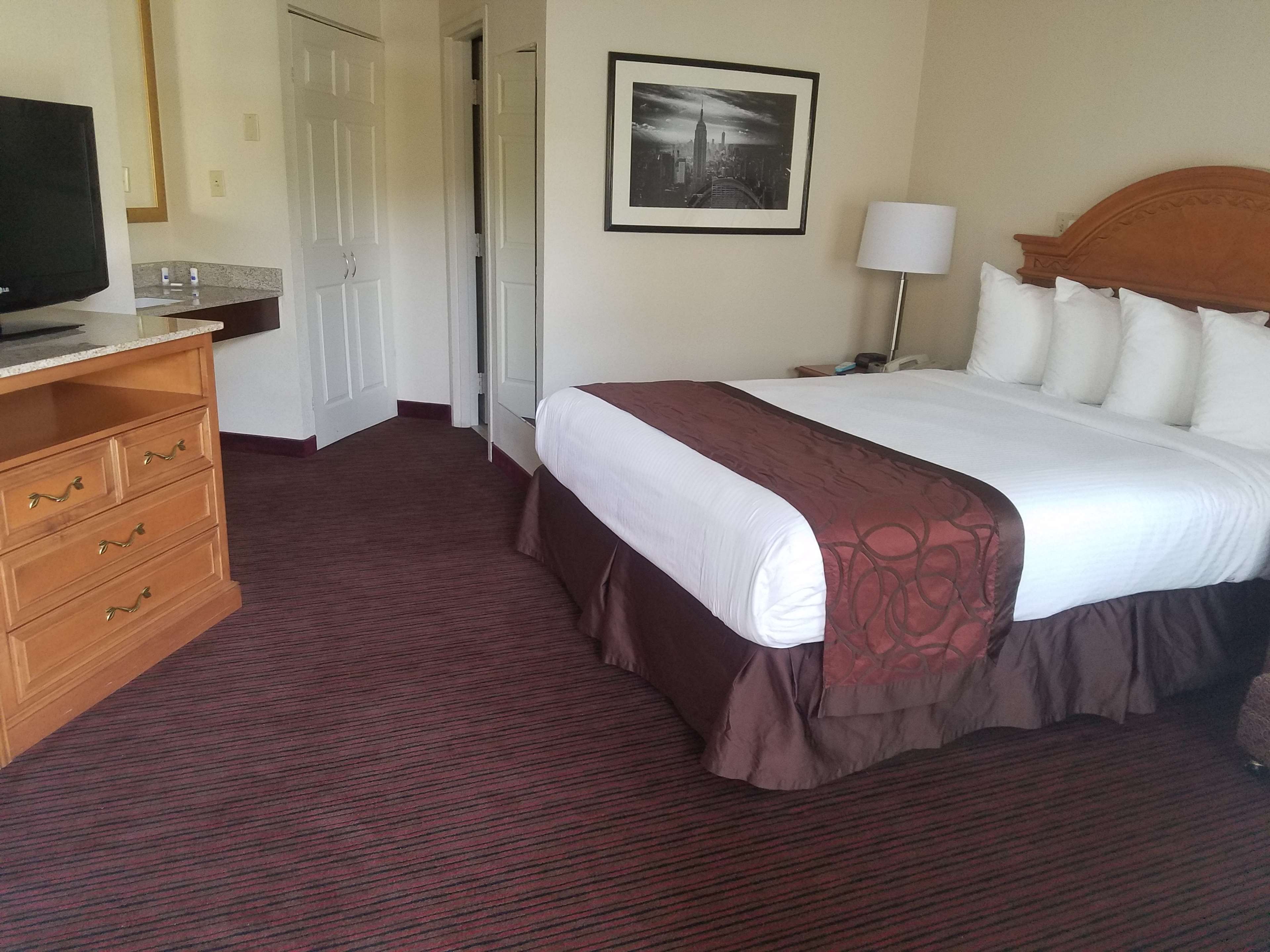 Best Western Bordentown Inn Photo