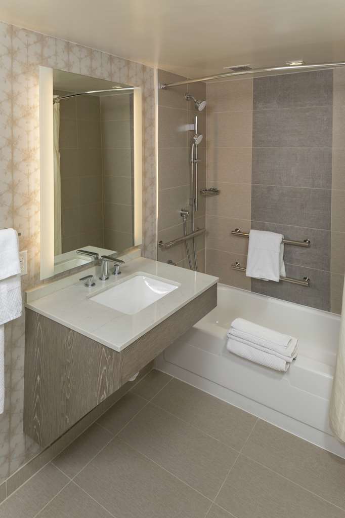 Hilton Birmingham Downtown at UAB Image