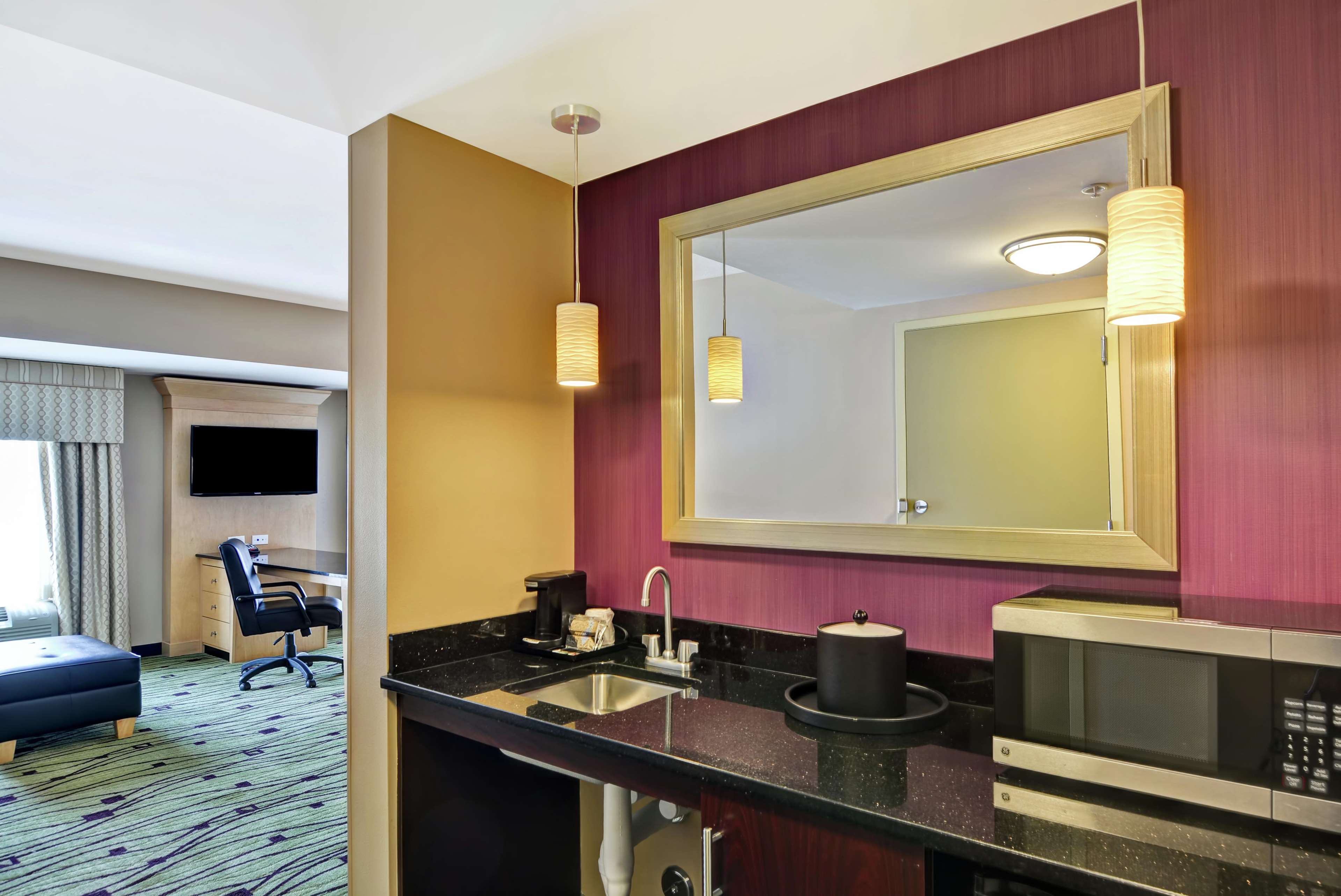 Hampton Inn & Suites Raleigh/Crabtree Valley Photo