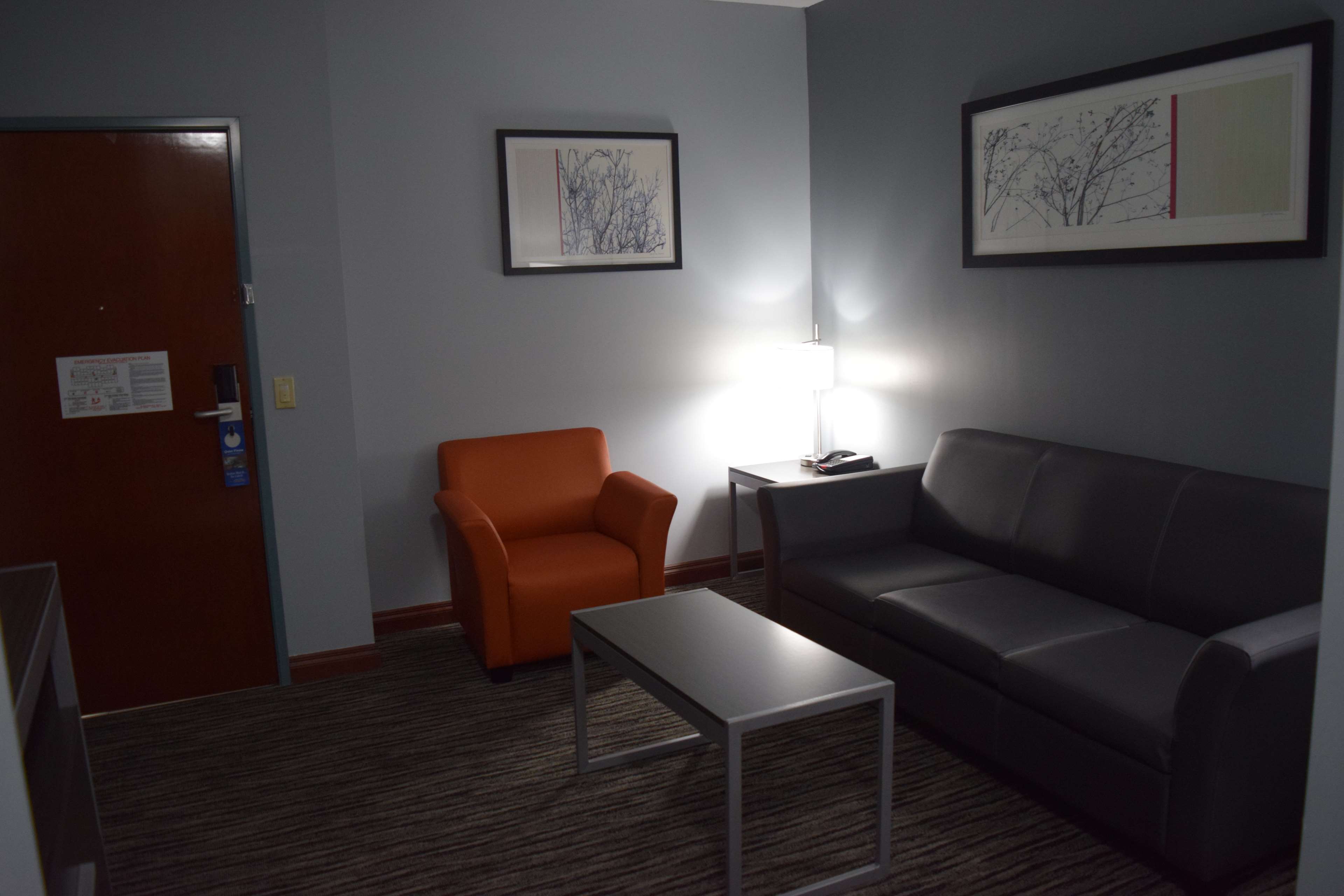 Best Western Inn & Suites Photo