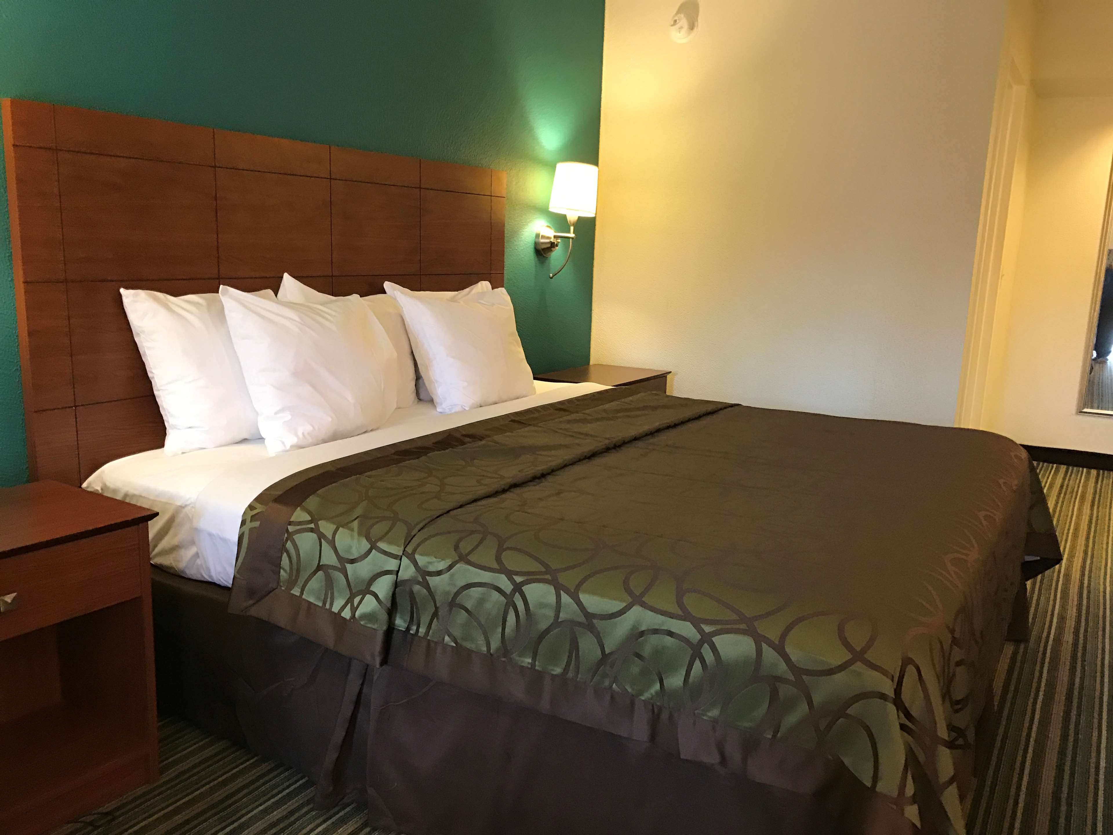 Best Western Tallahassee-Downtown Inn & Suites Photo