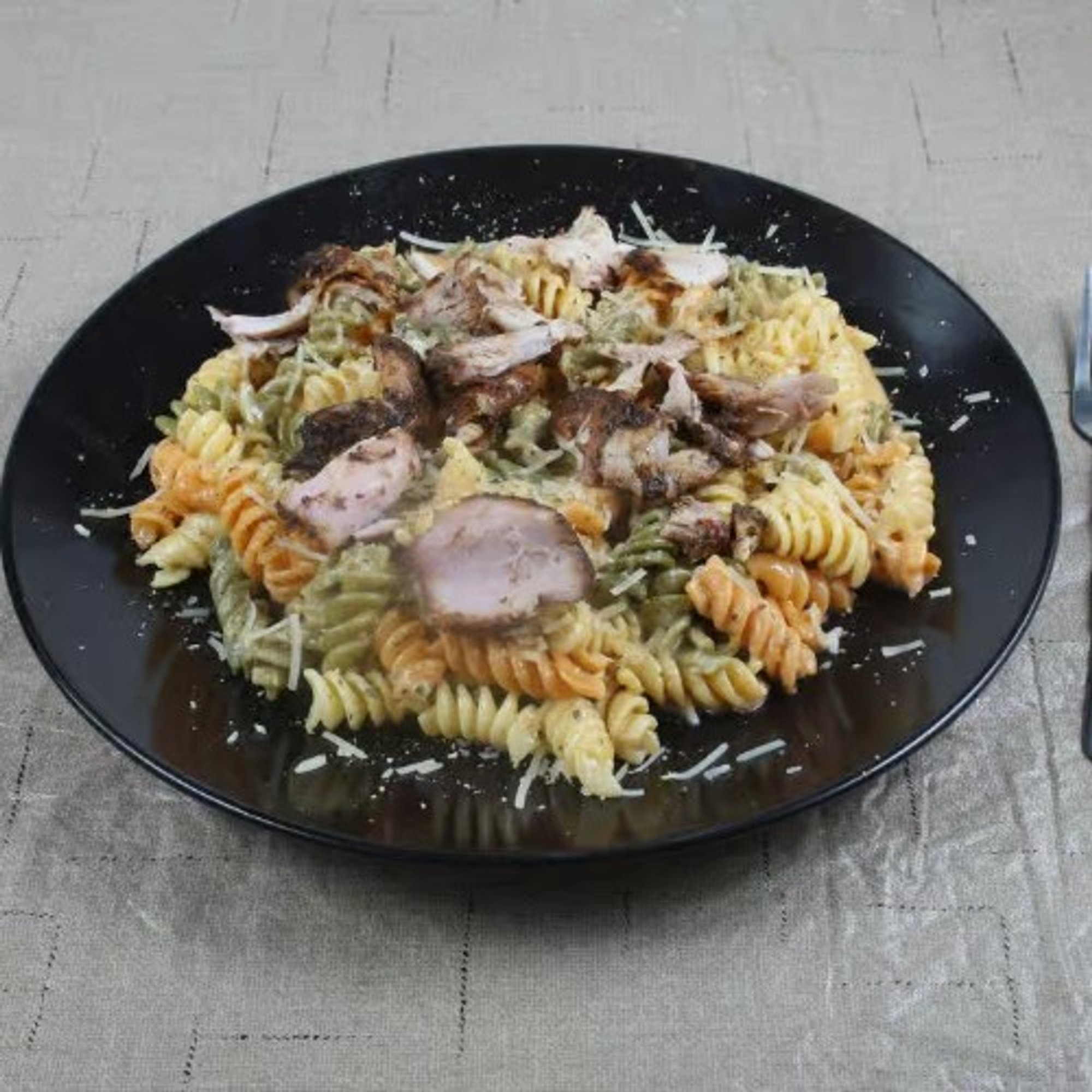 Alfredo Chicken/Shrimp Pasta