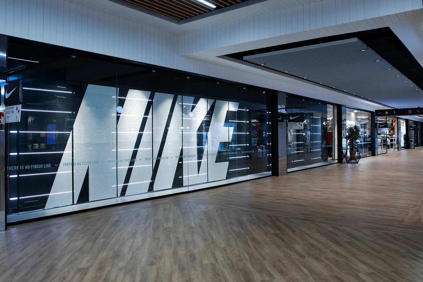 Nike Factory Store Getafe 6