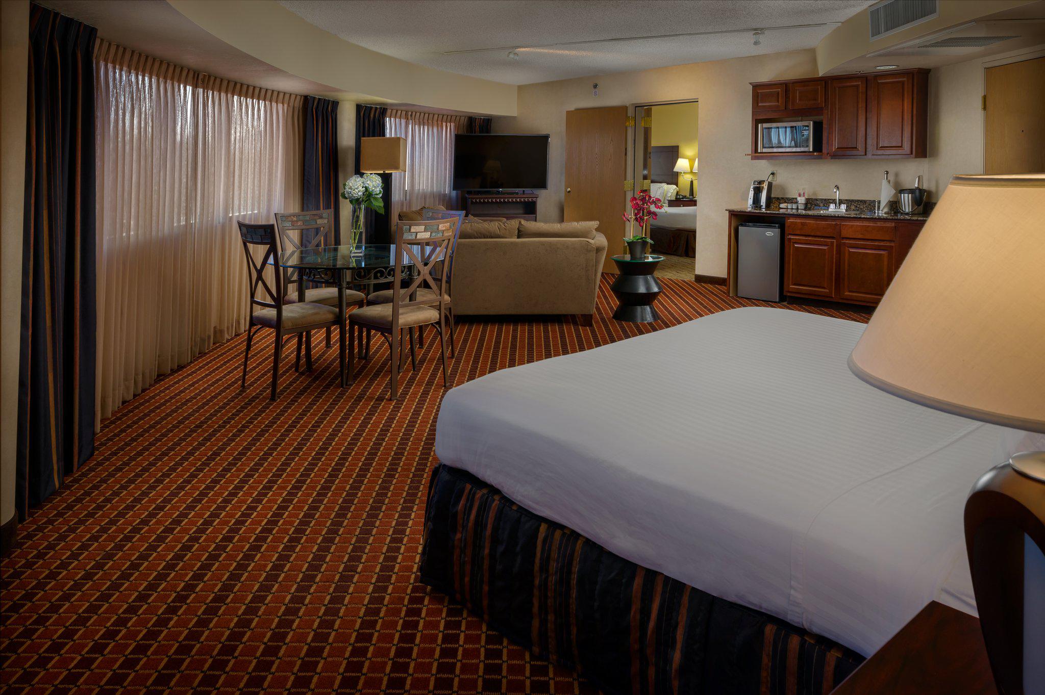 Holiday Inn Express Scottsdale North Photo