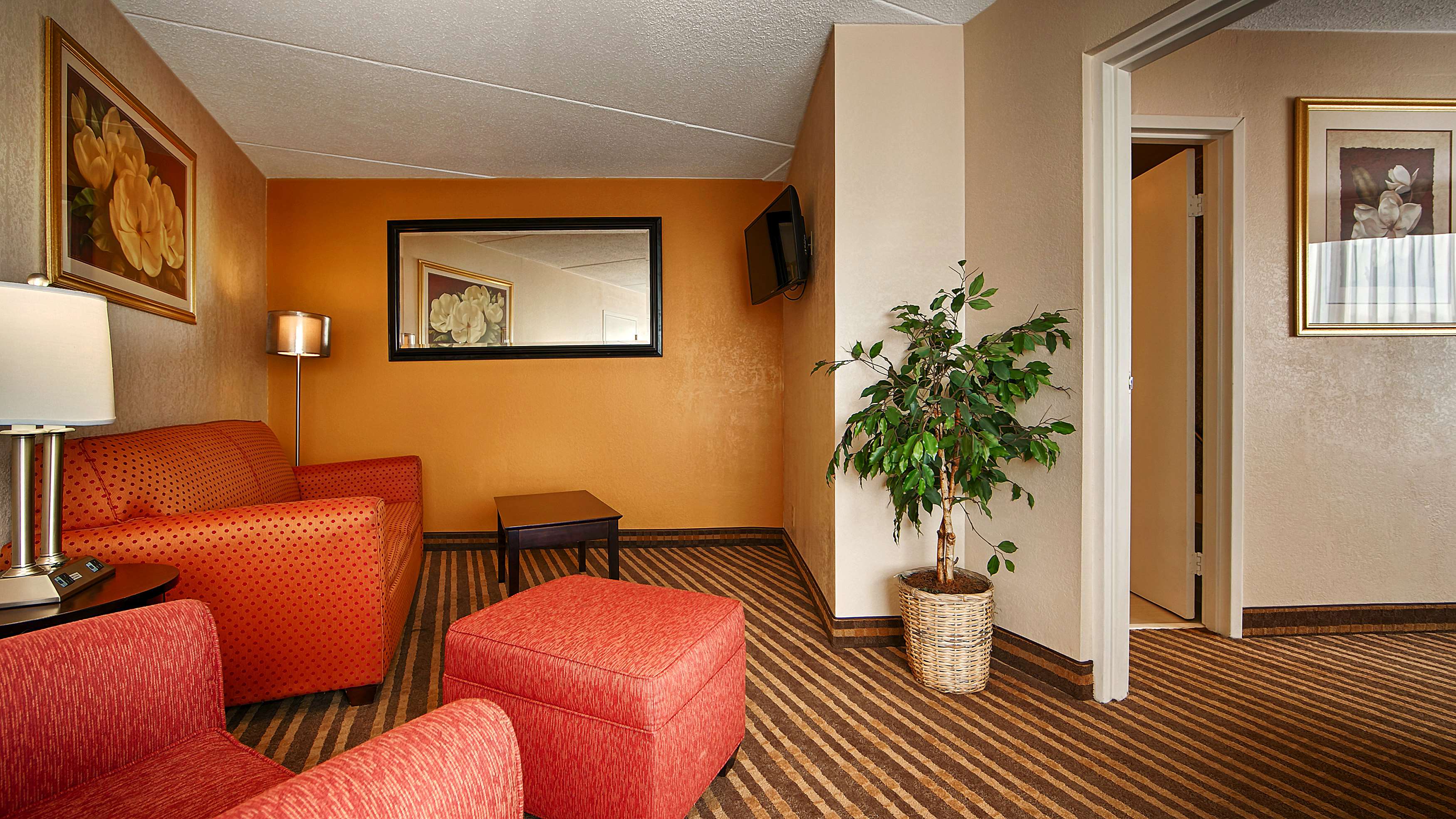 Best Western Heritage Inn Photo