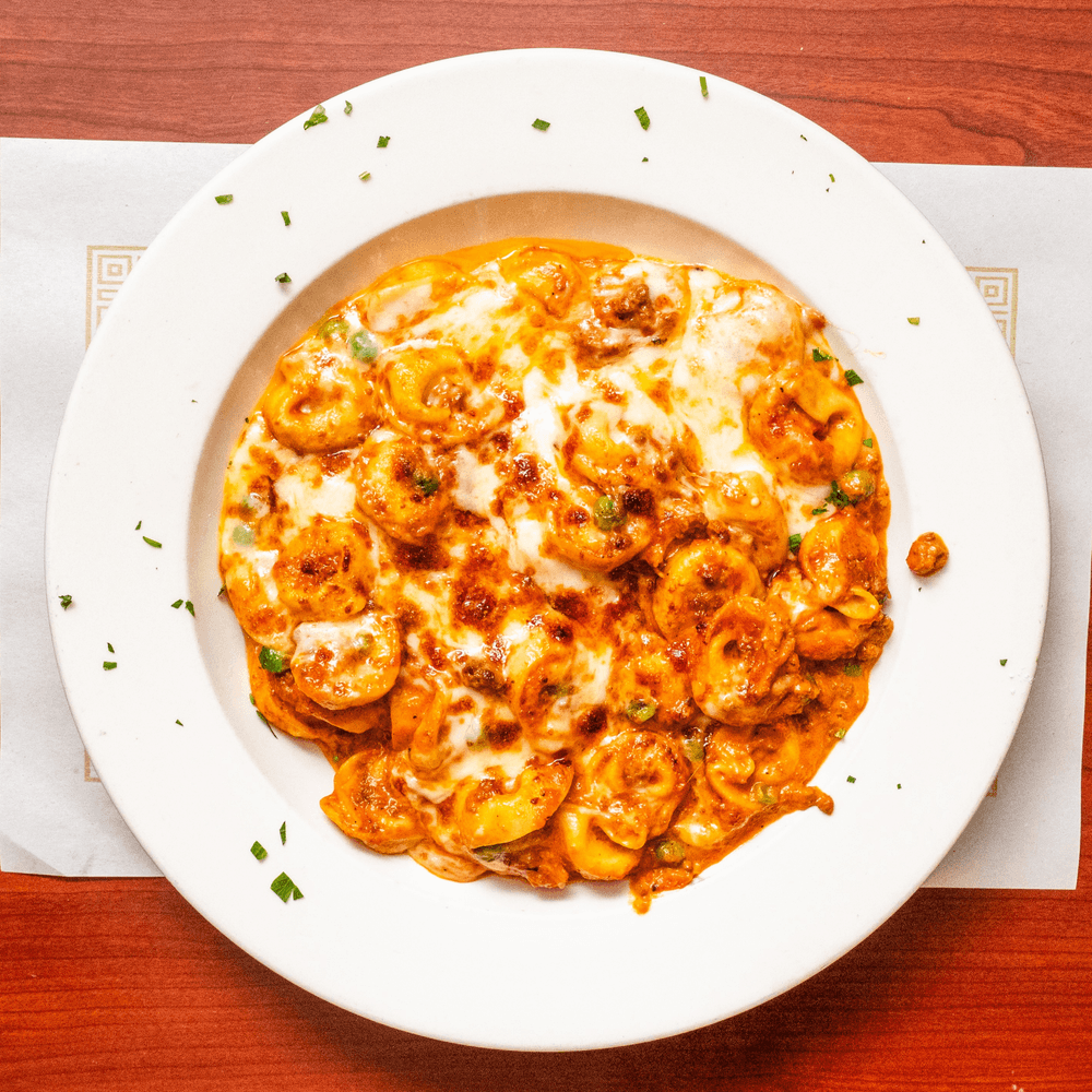 Tortellini Piselli Bolognese Pasta