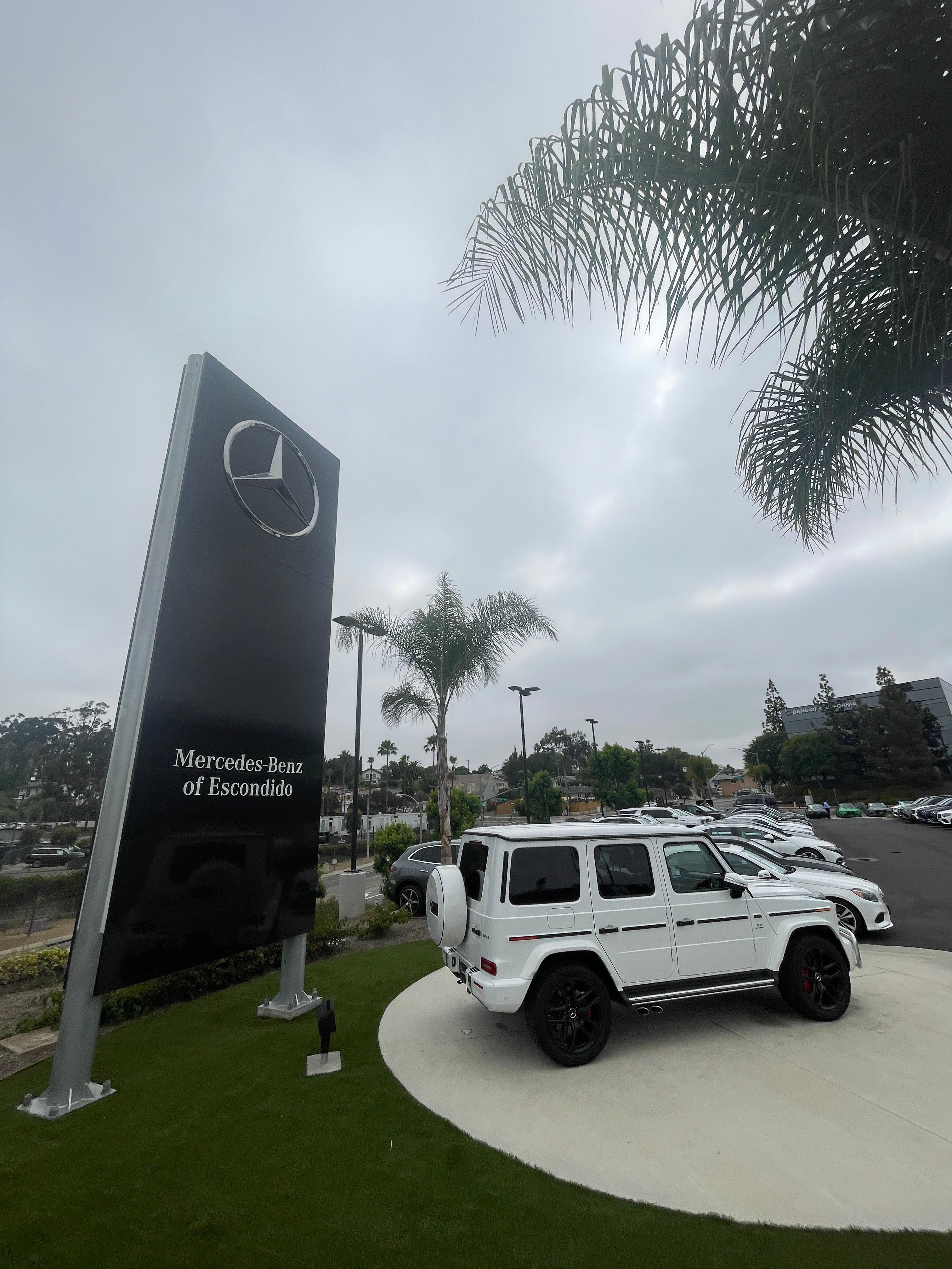Mercedes-Benz of Escondido | Sales Showroom Image