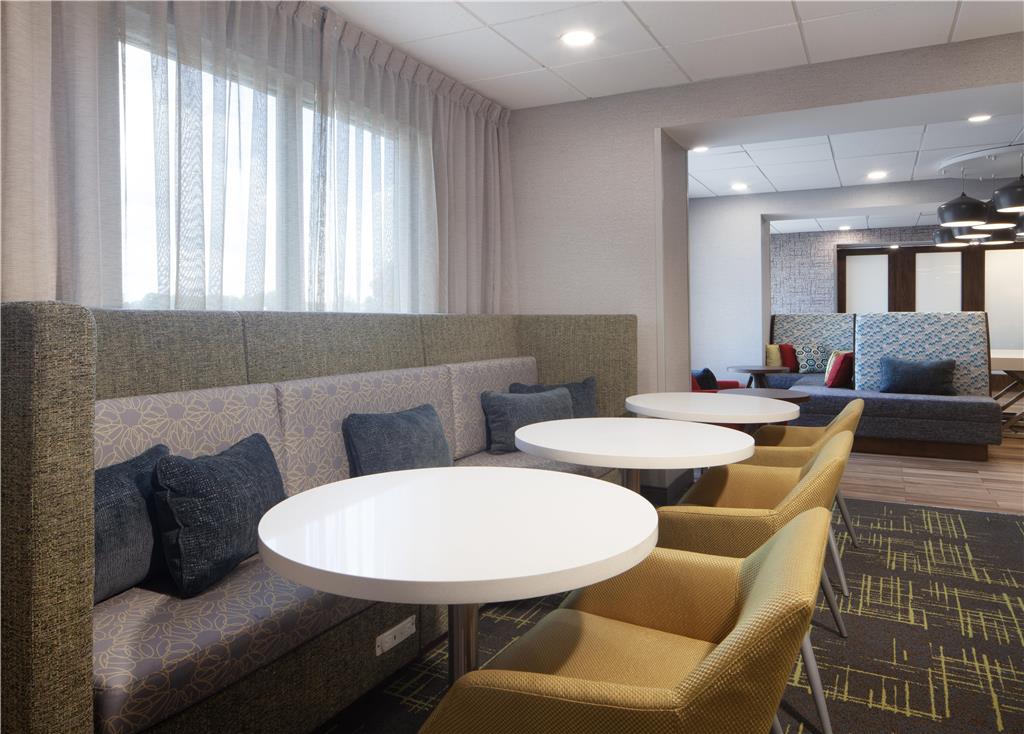 Hampton Inn Evergreen Image