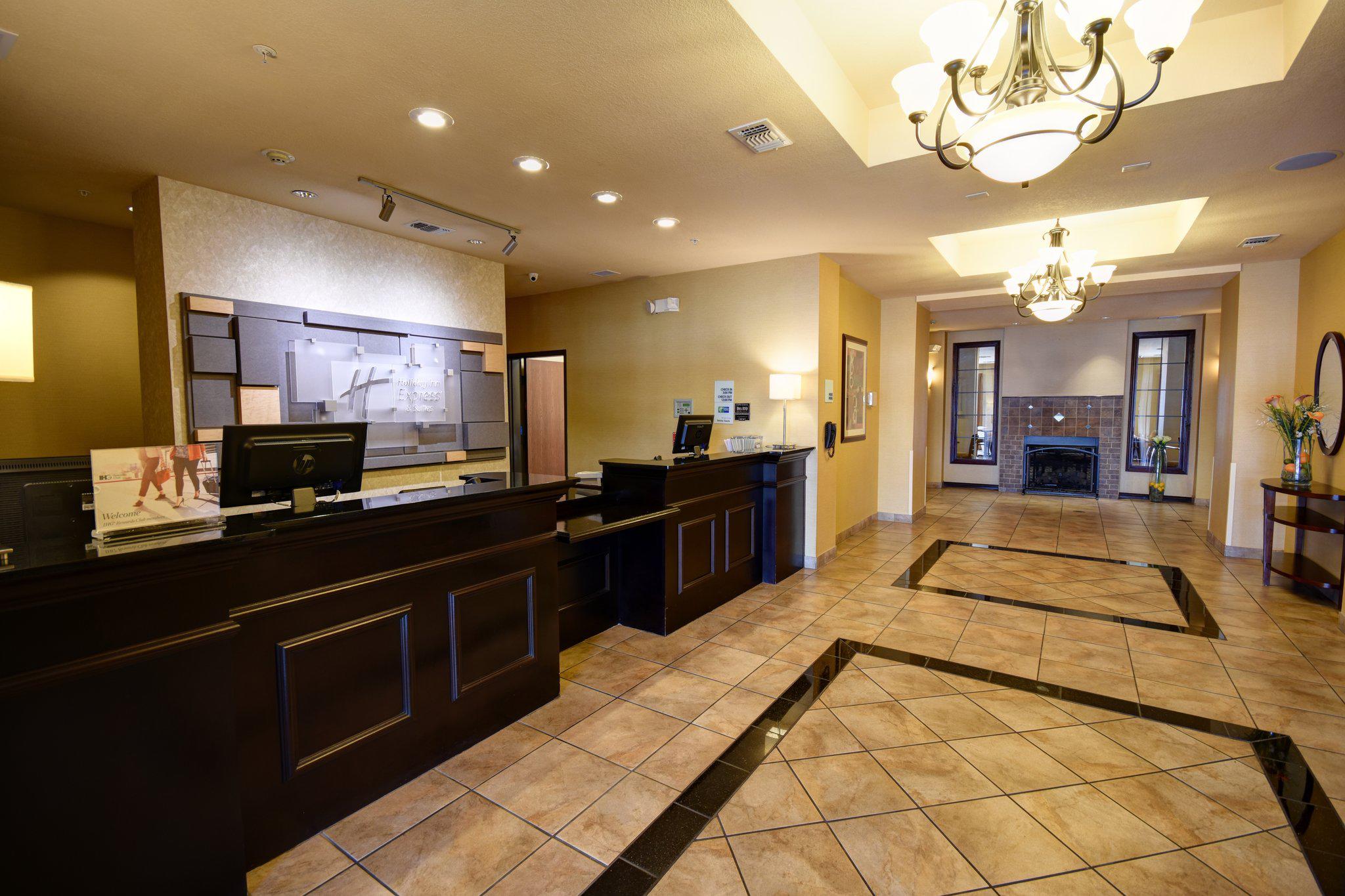 Holiday Inn Express & Suites del Rio Photo