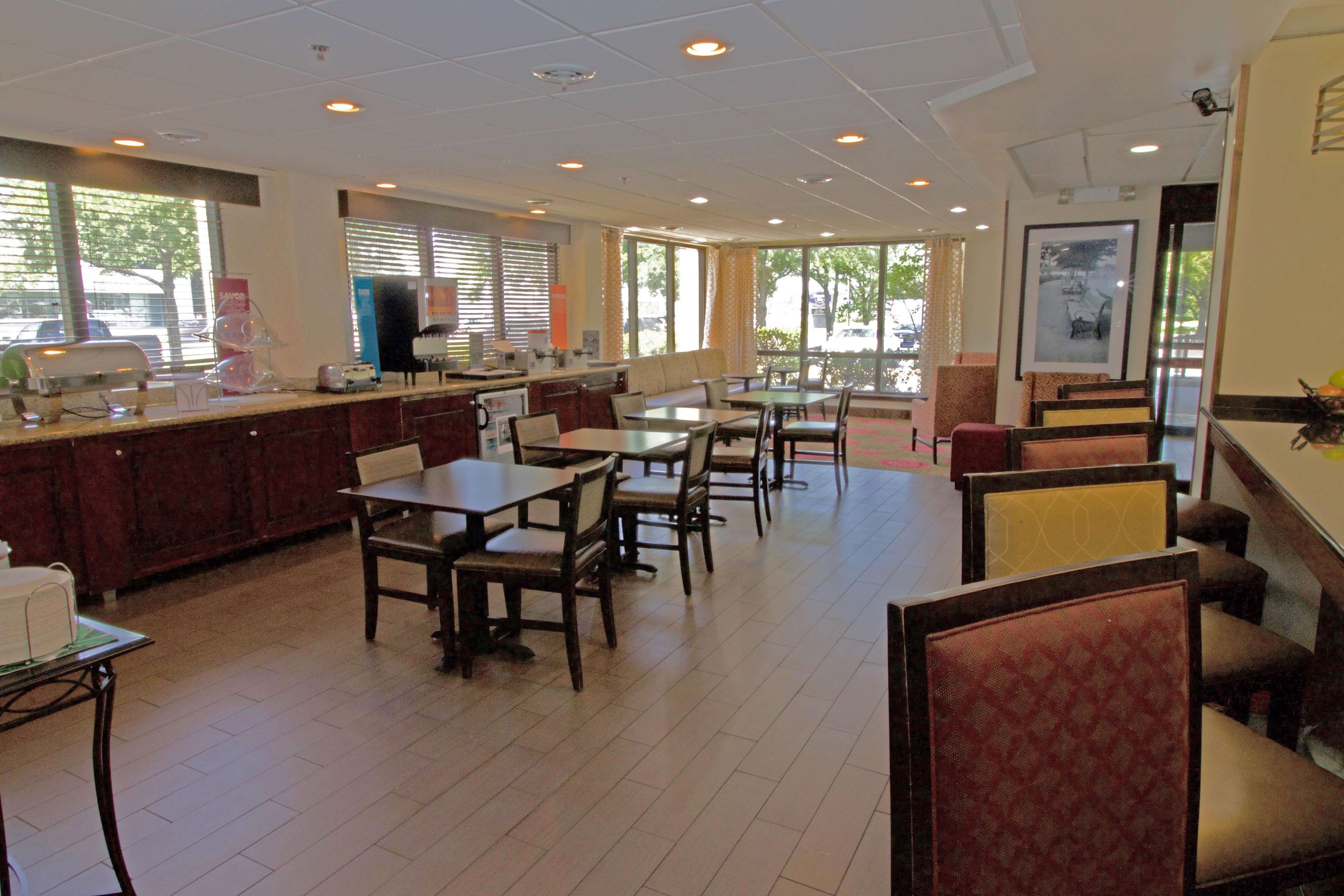 Hampton Inn Norfolk/Chesapeake (Greenbrier Area) Photo