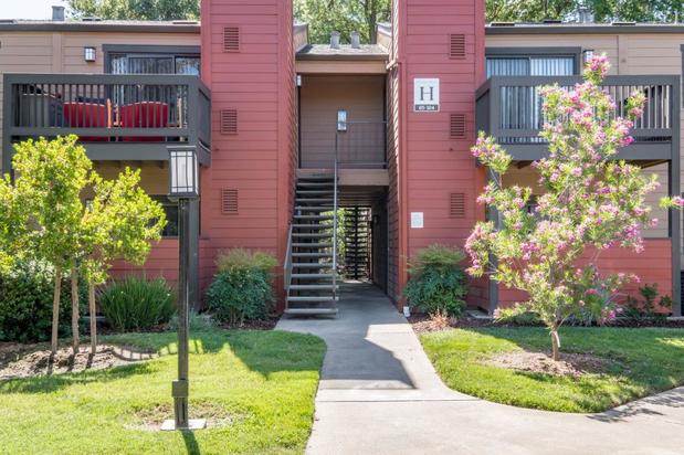 Images Copper Creek Apartments
