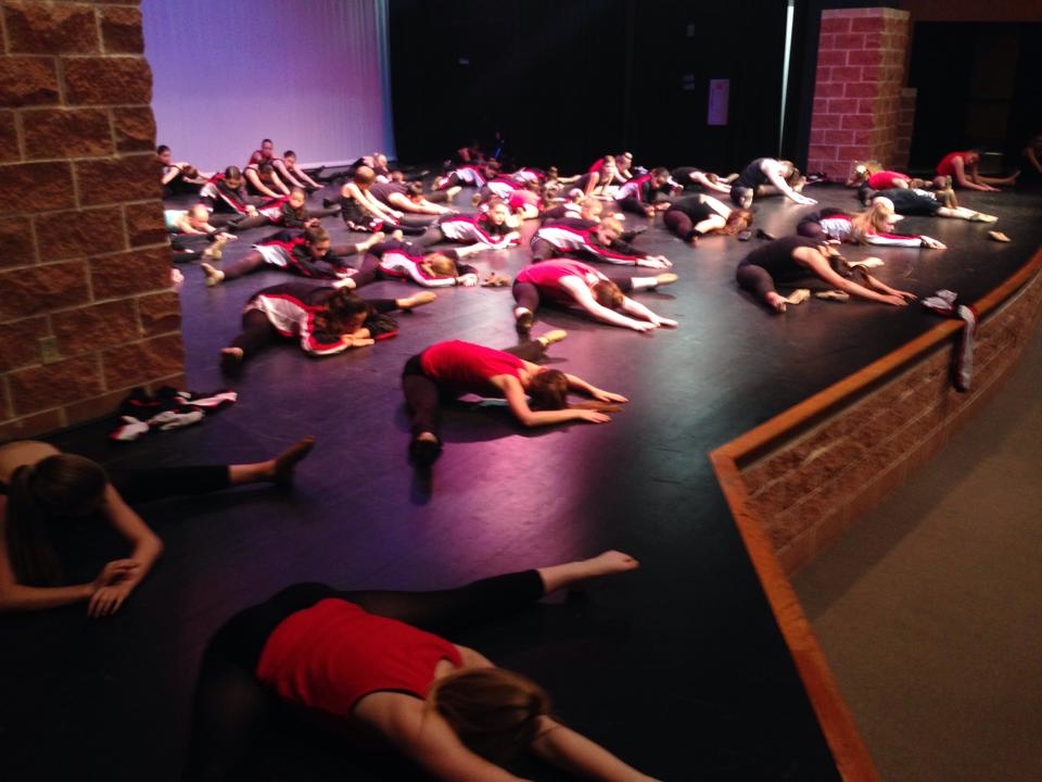 D'Ette &amp; Co Dancers - Buda Logo