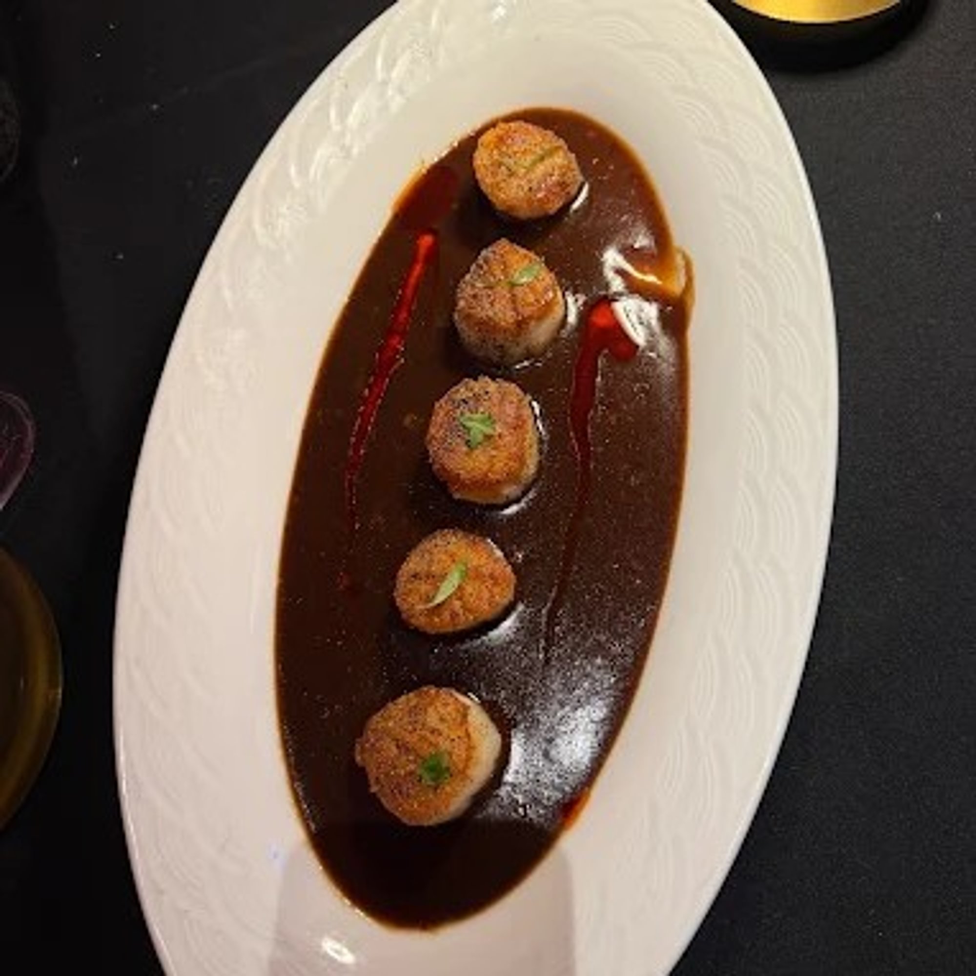 Grilled Scallops with Black Pepper Sauce