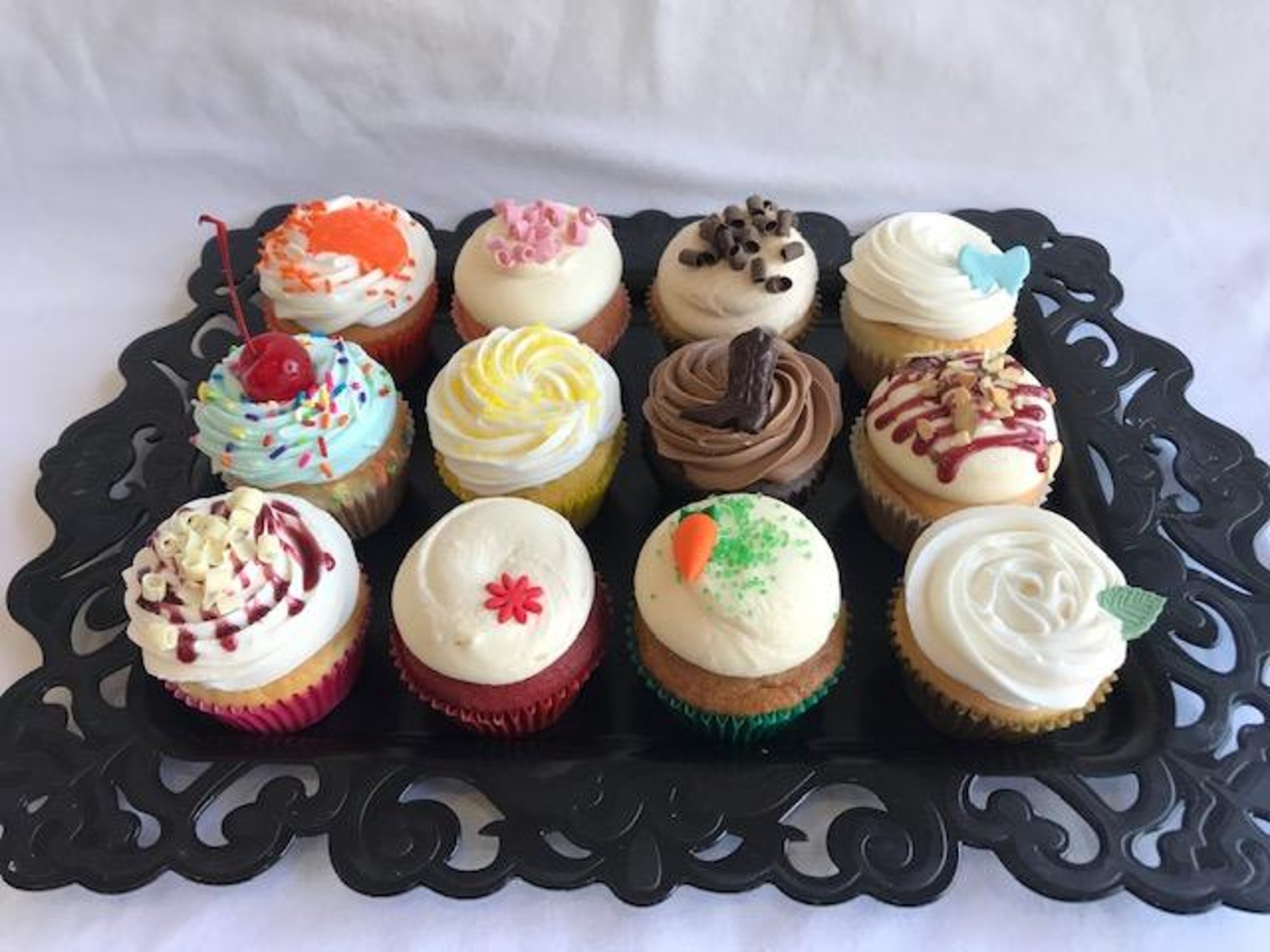 1 Dozen Assorted Cupcakes
